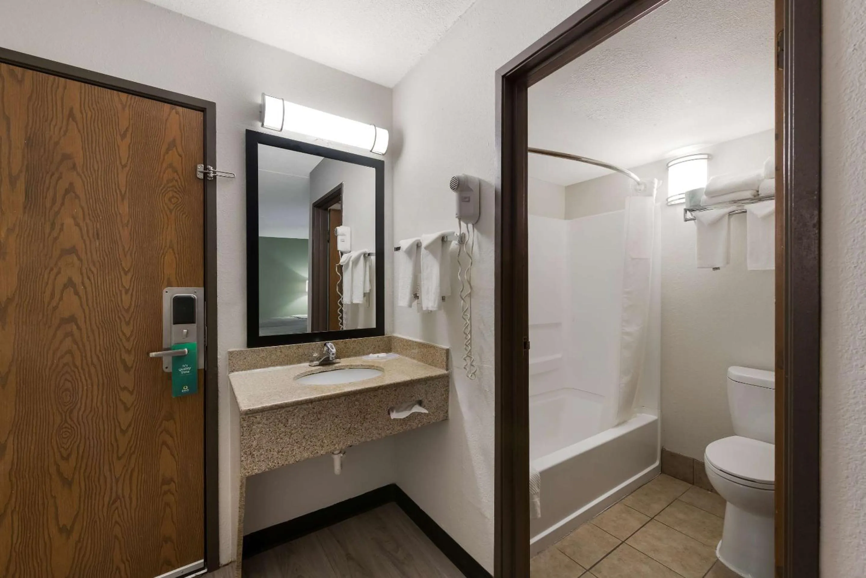 Bedroom in Quality Inn Merriam Kansas City