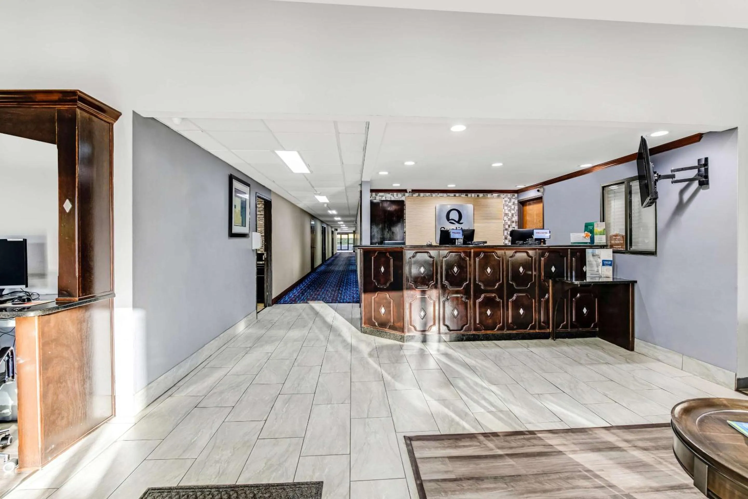 Lobby or reception in Quality Inn Merriam Kansas City