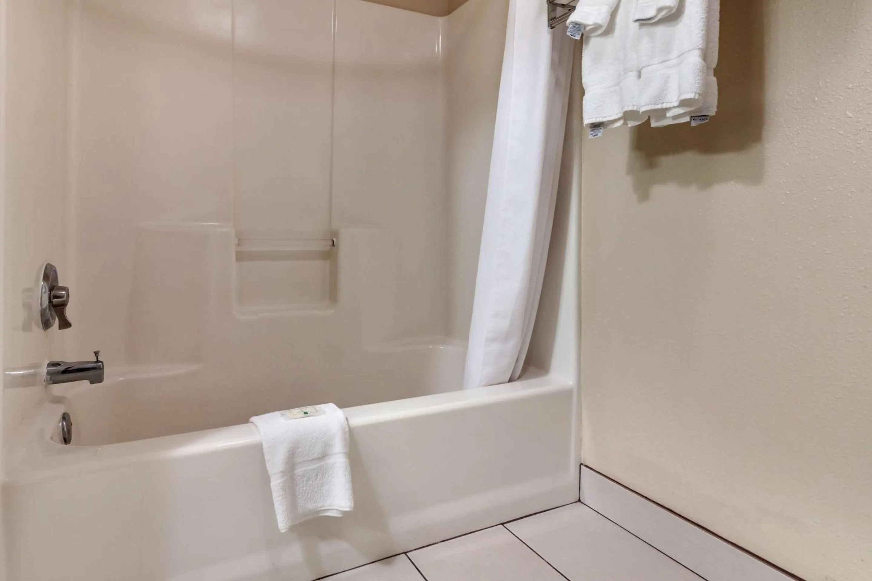 Bedroom in Quality Inn Hays I-70