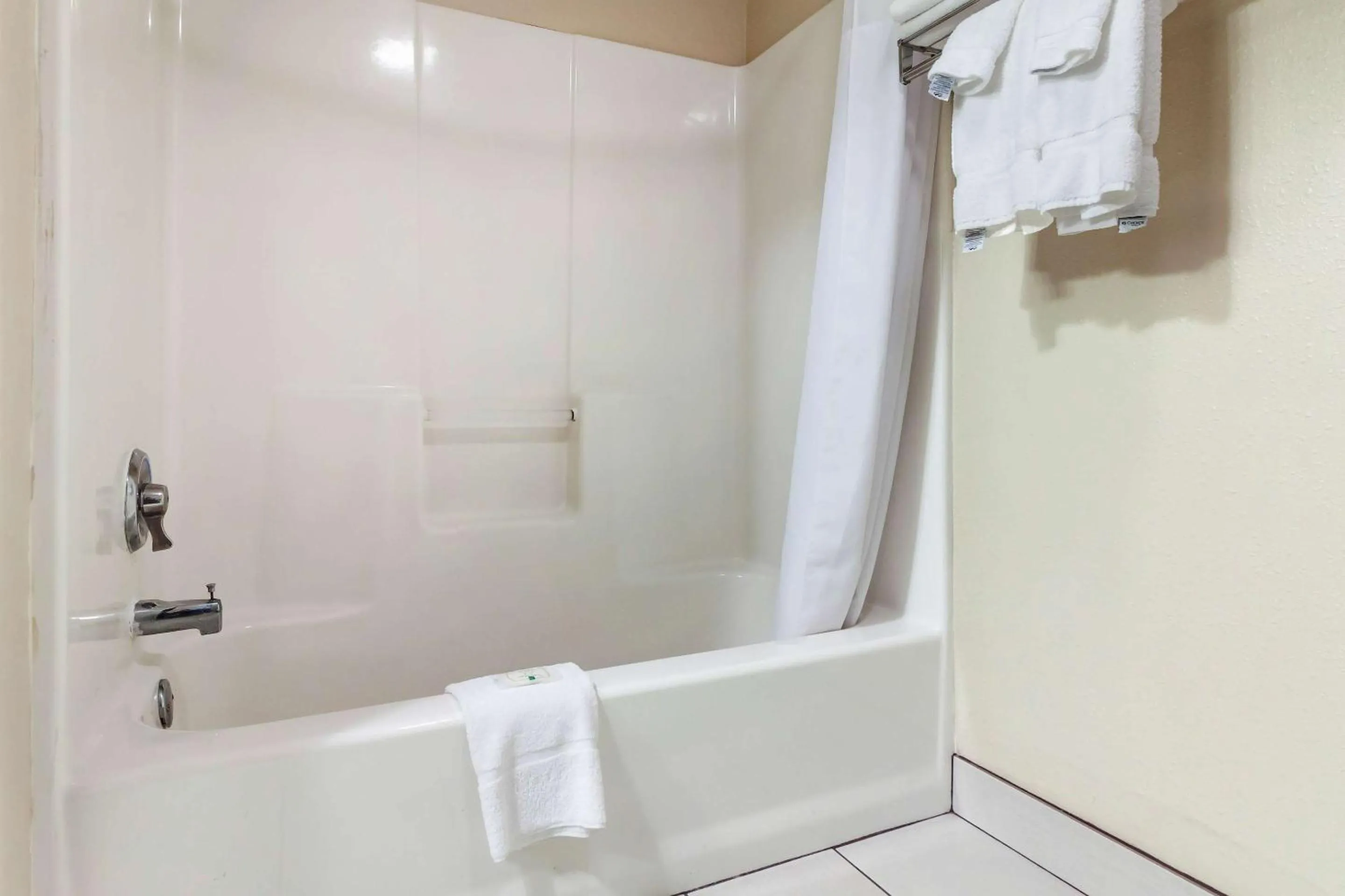 Bedroom in Quality Inn Hays I-70