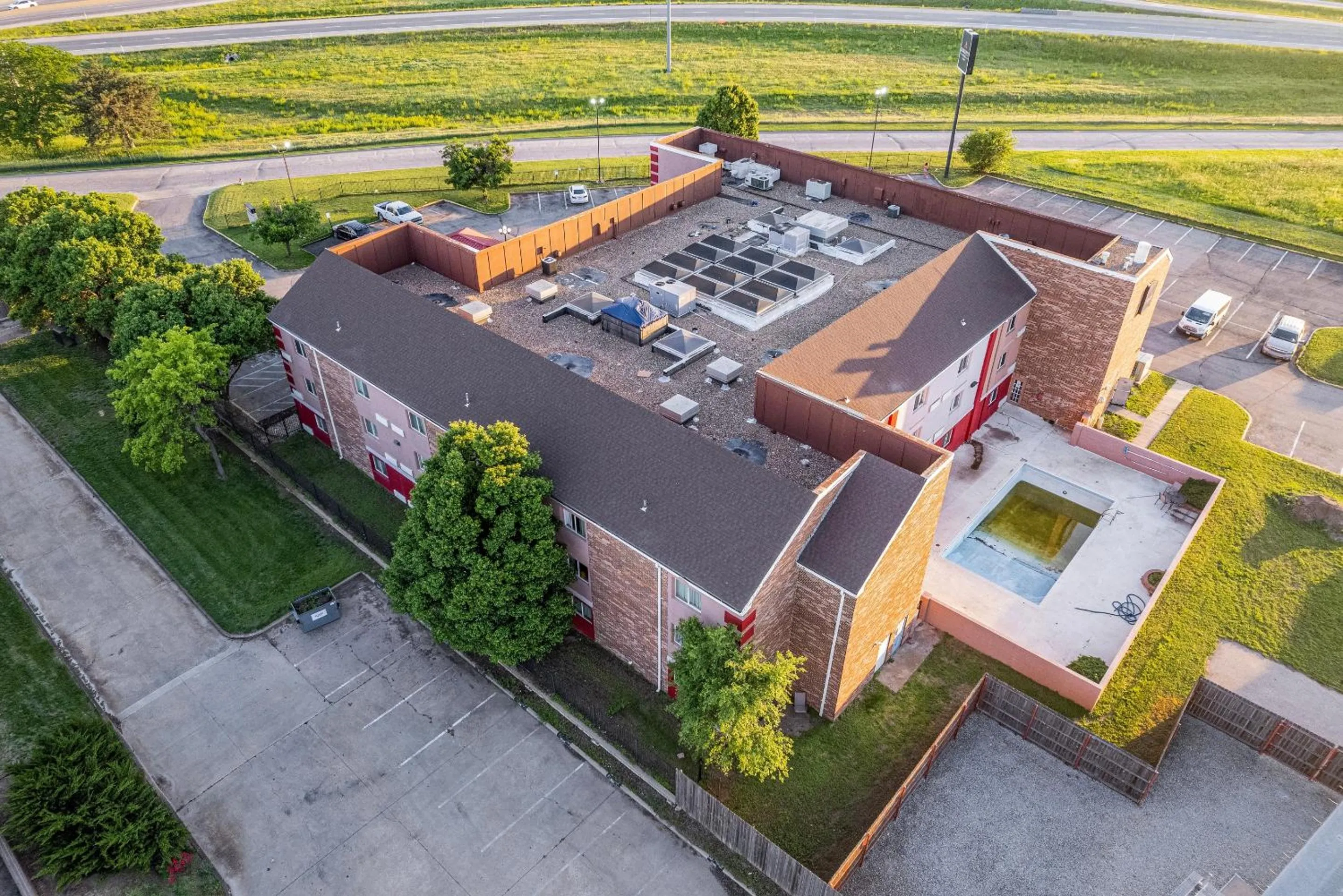 Property building in Coratel Plus Suites Wichita West Airport