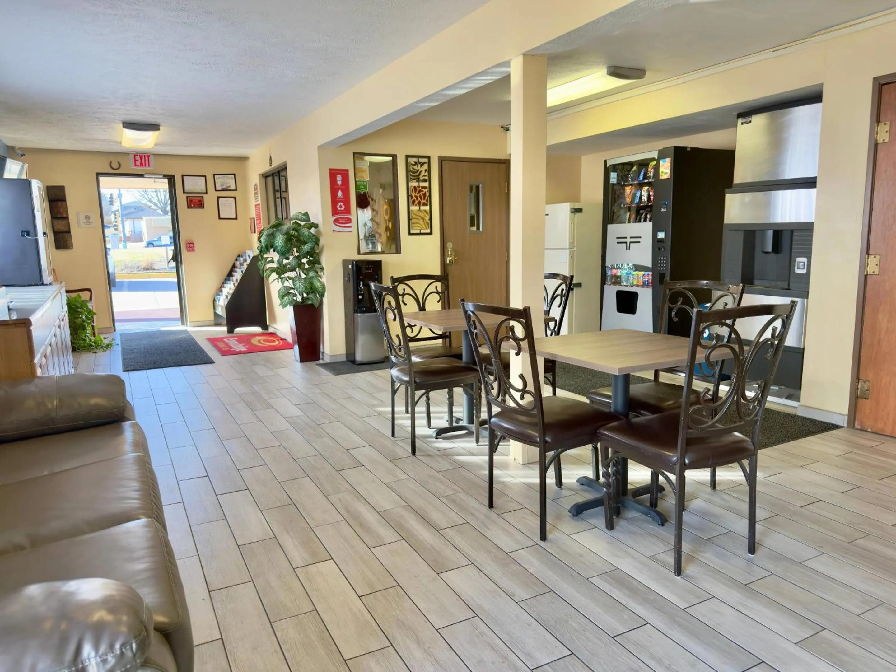 Lobby or reception in Econo Lodge Lansing - Leavenworth