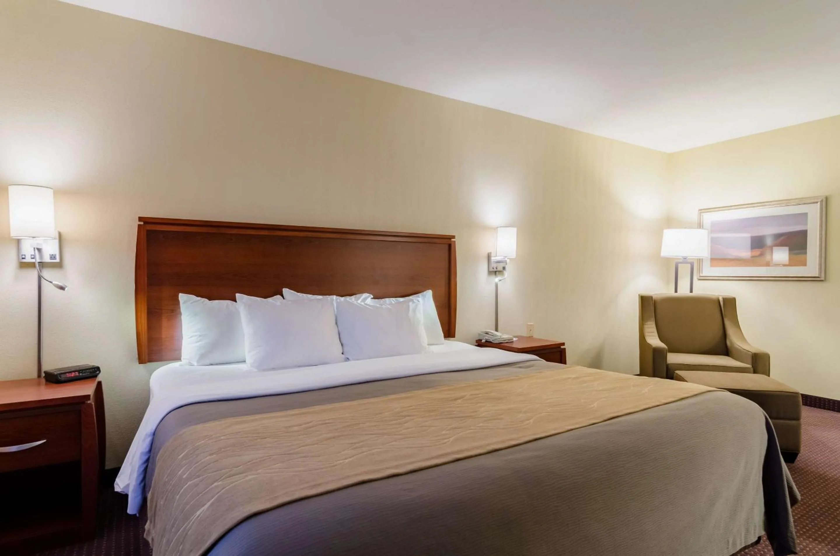 Bedroom, Bed in Comfort Inn Colby