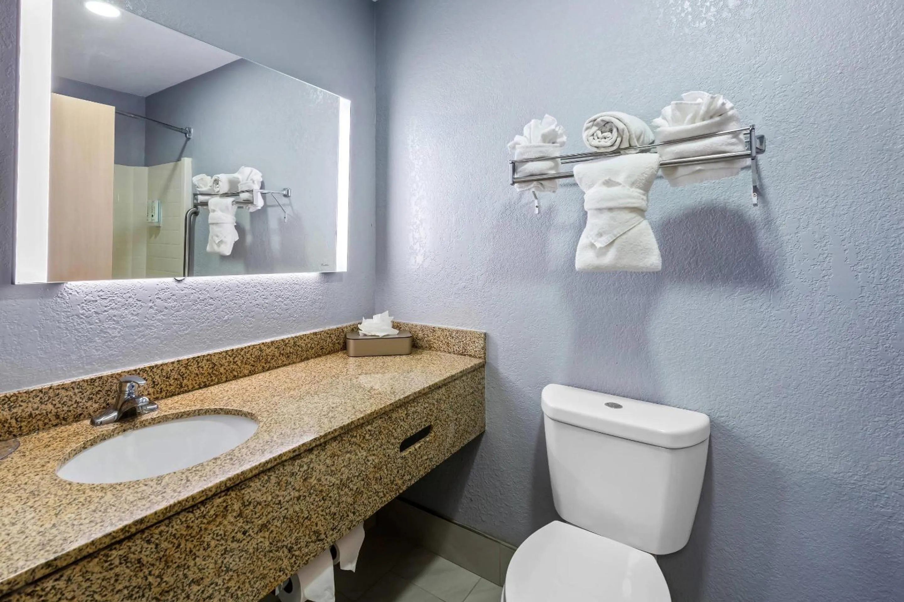 Bedroom in Quality Inn & Suites Manhattan