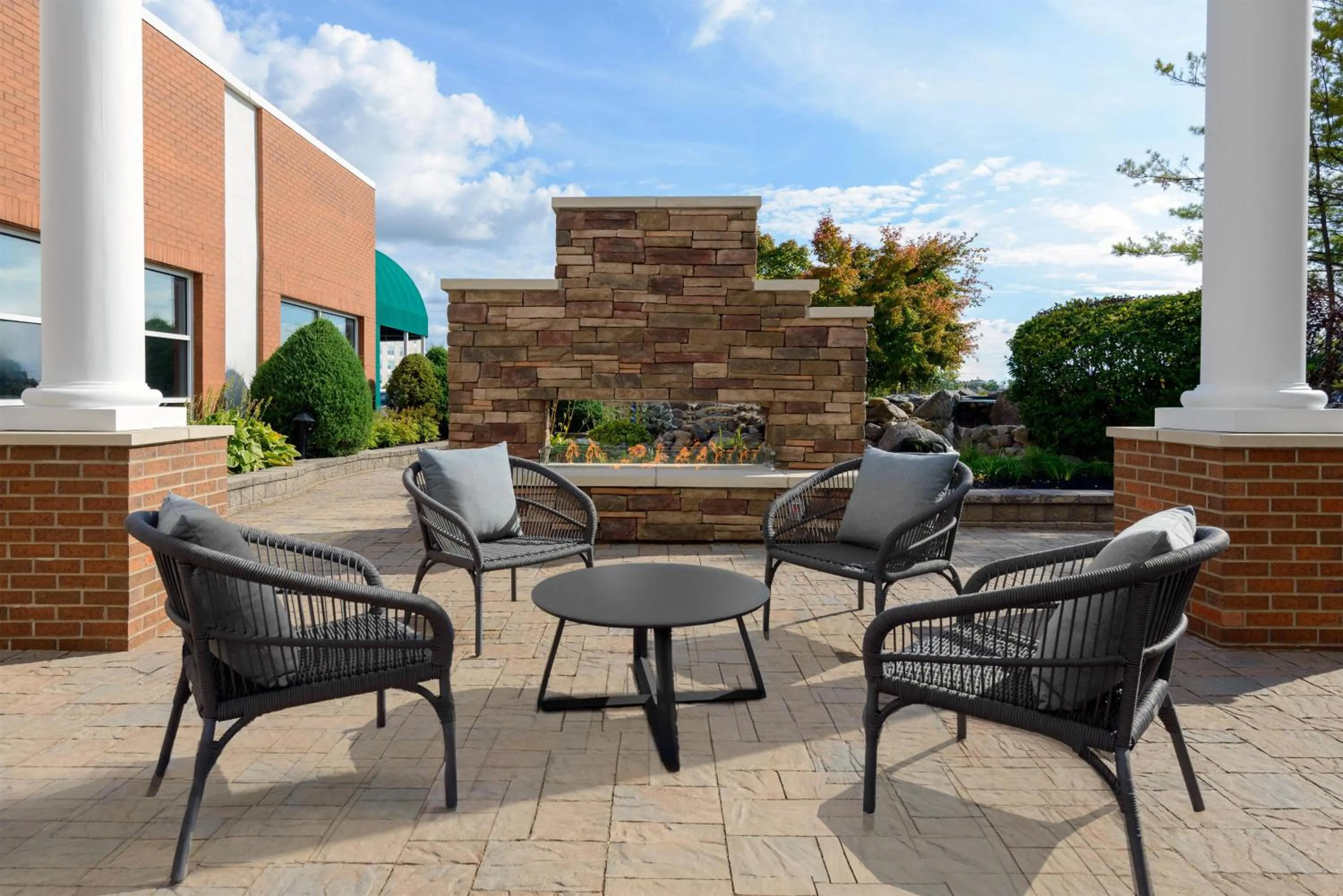 Patio in Hilton Garden Inn Buffalo Airport