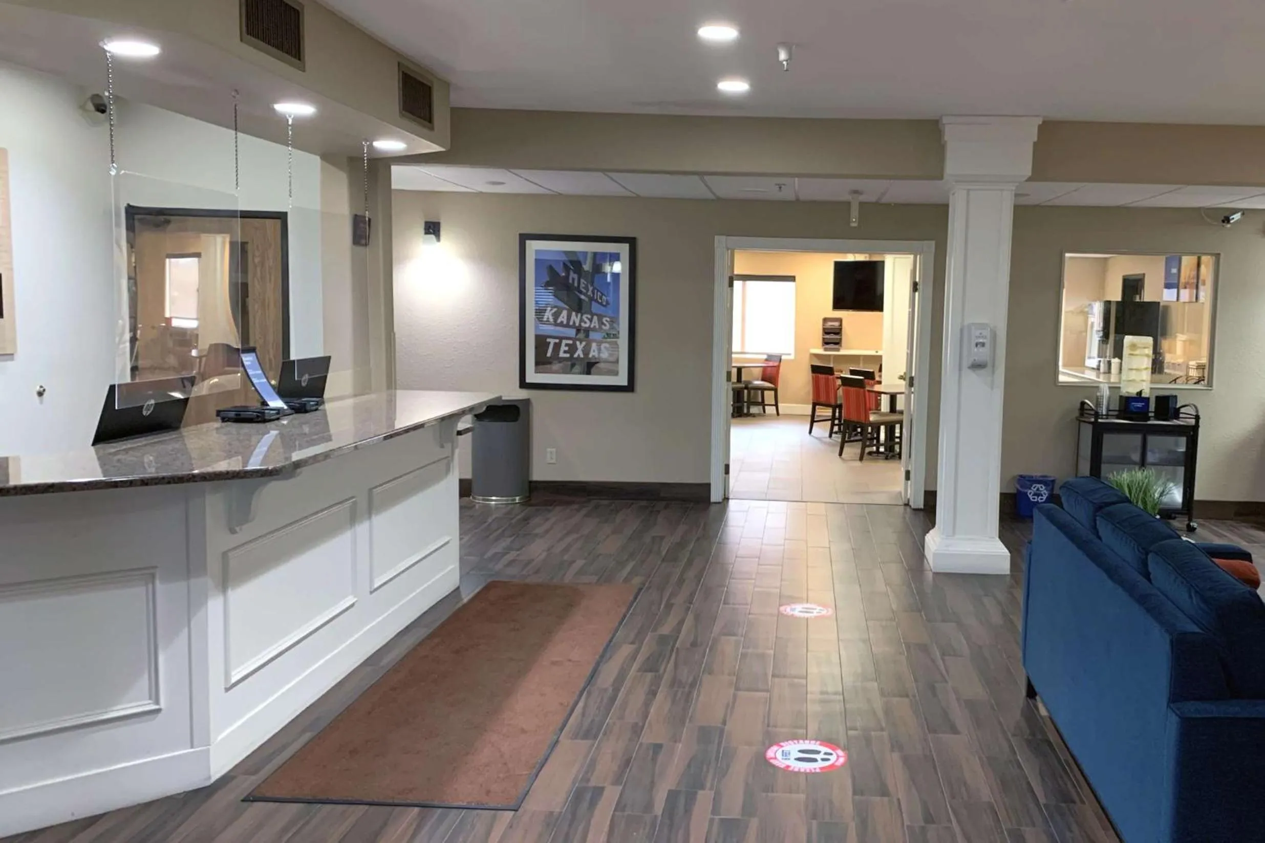 Lobby or reception in Comfort Inn Garden City