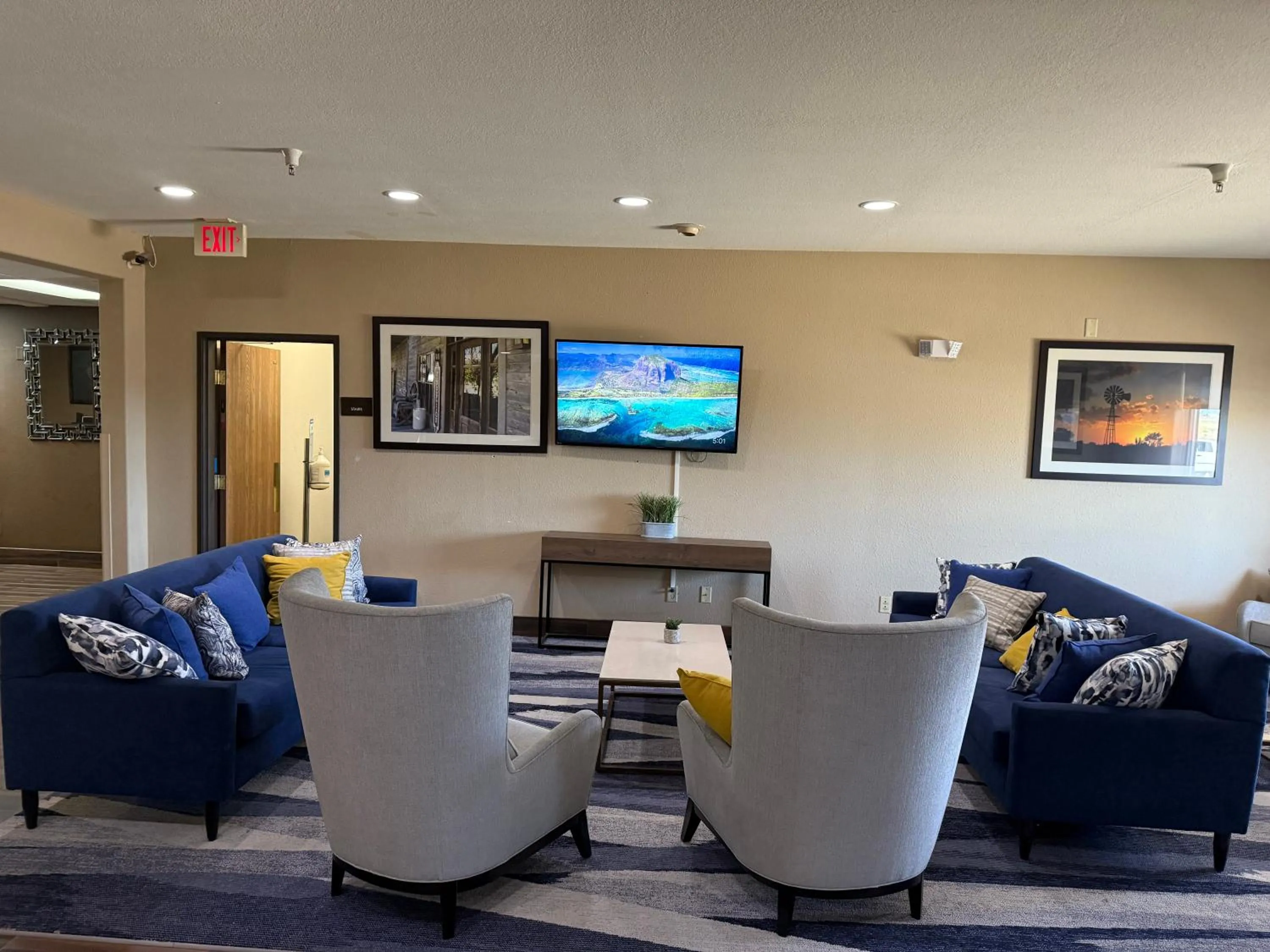 Lobby or reception in Comfort Inn Garden City