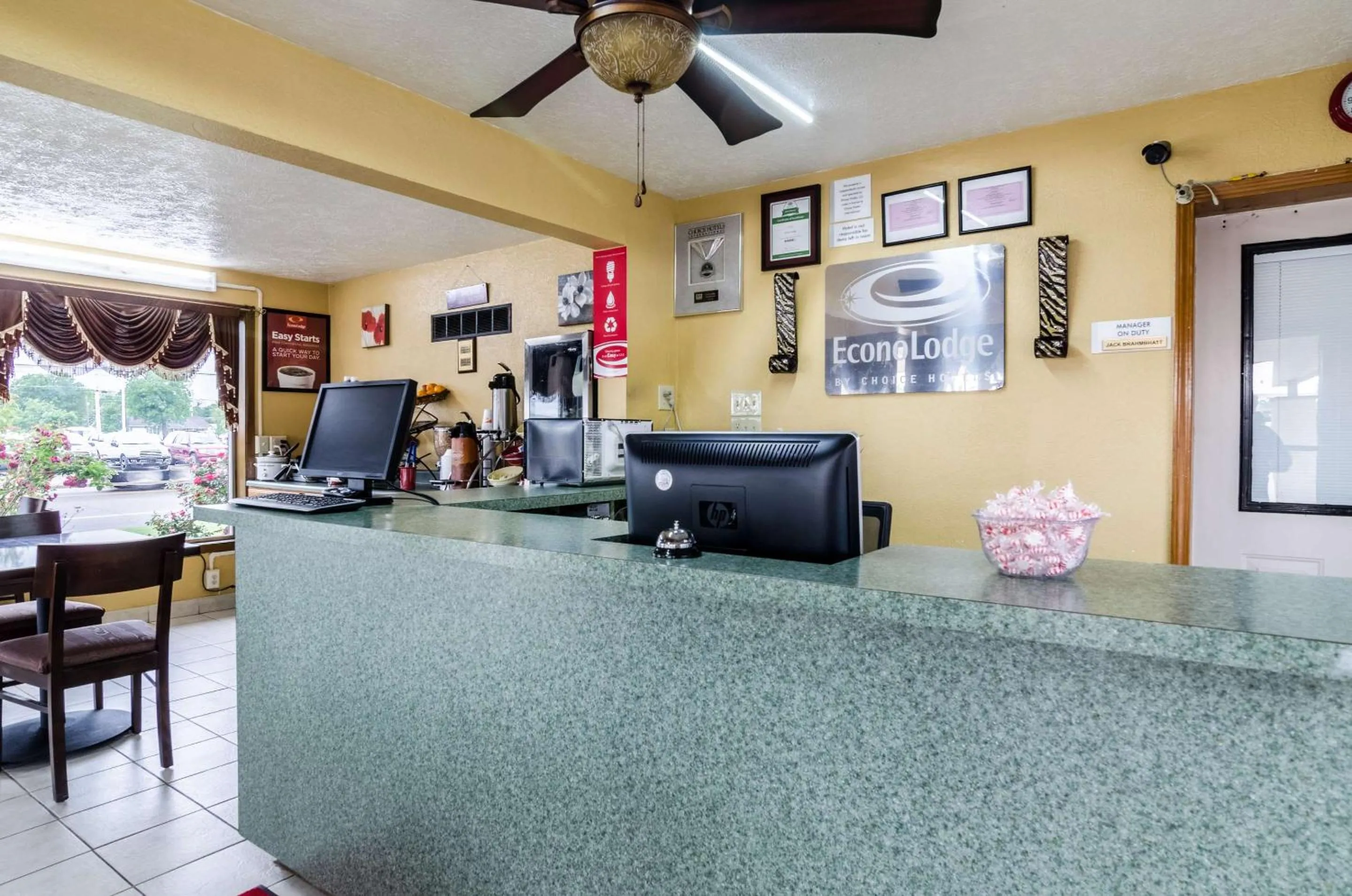 Lobby or reception in Econo Lodge Winfield