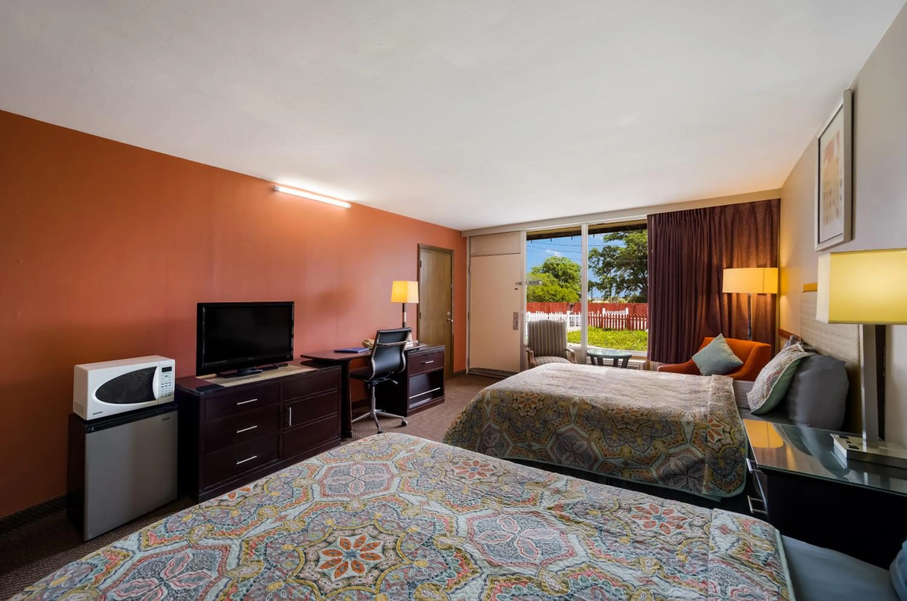 Bed in Travelodge by Wyndham Oakley