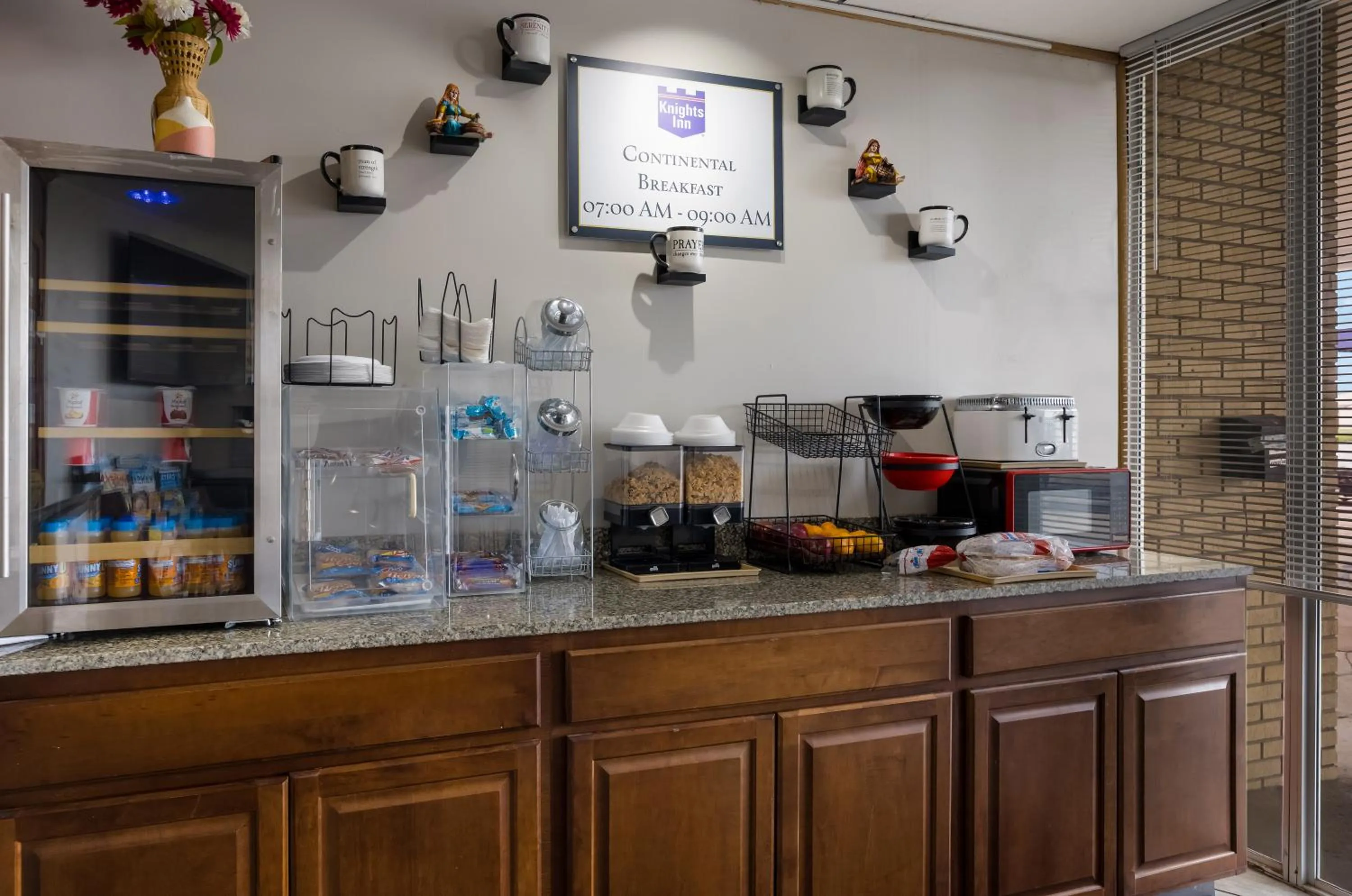 Food and drinks in Travelodge by Wyndham Oakley