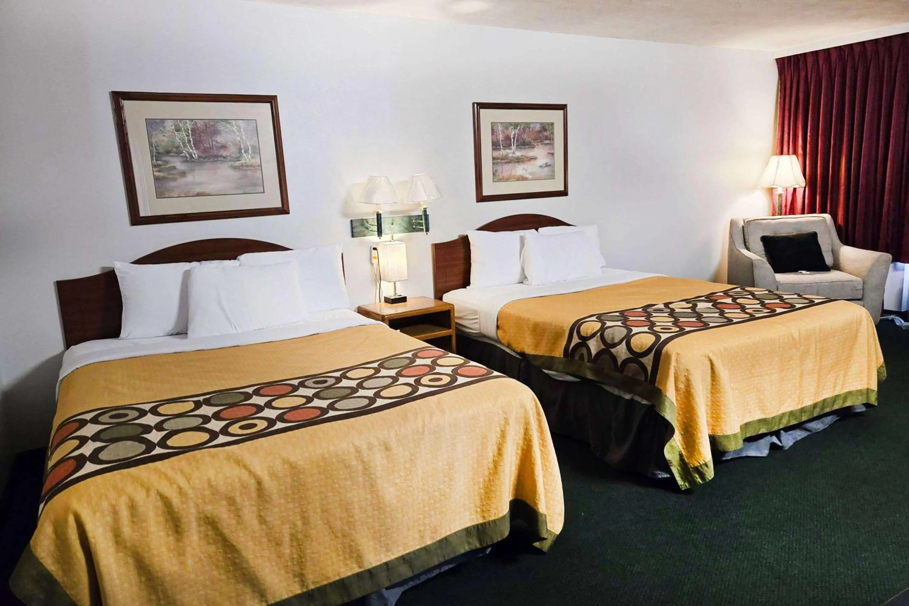 Photo of the whole room, Bed in Travelodge by Wyndham Oakley