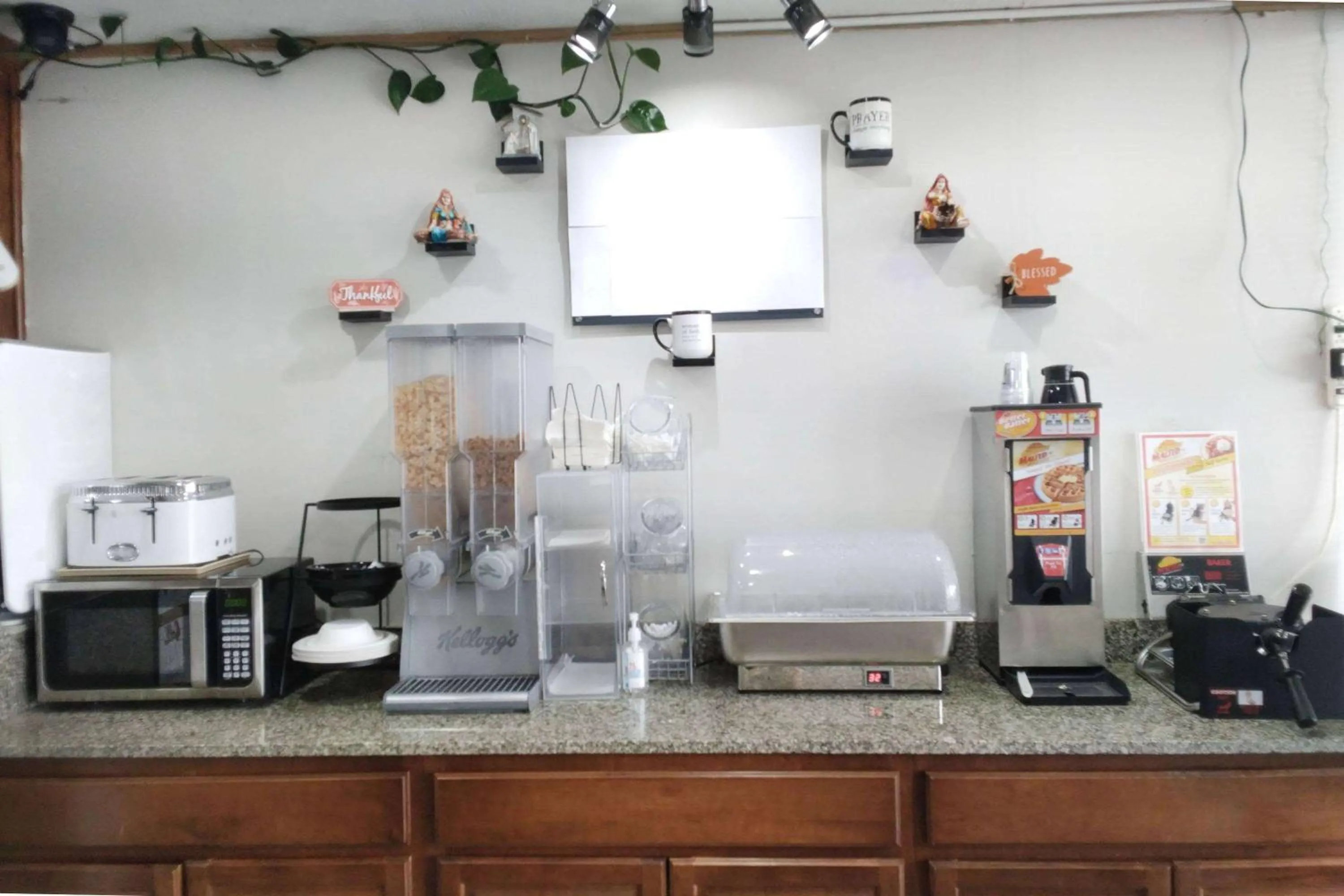 Breakfast in Travelodge by Wyndham Oakley