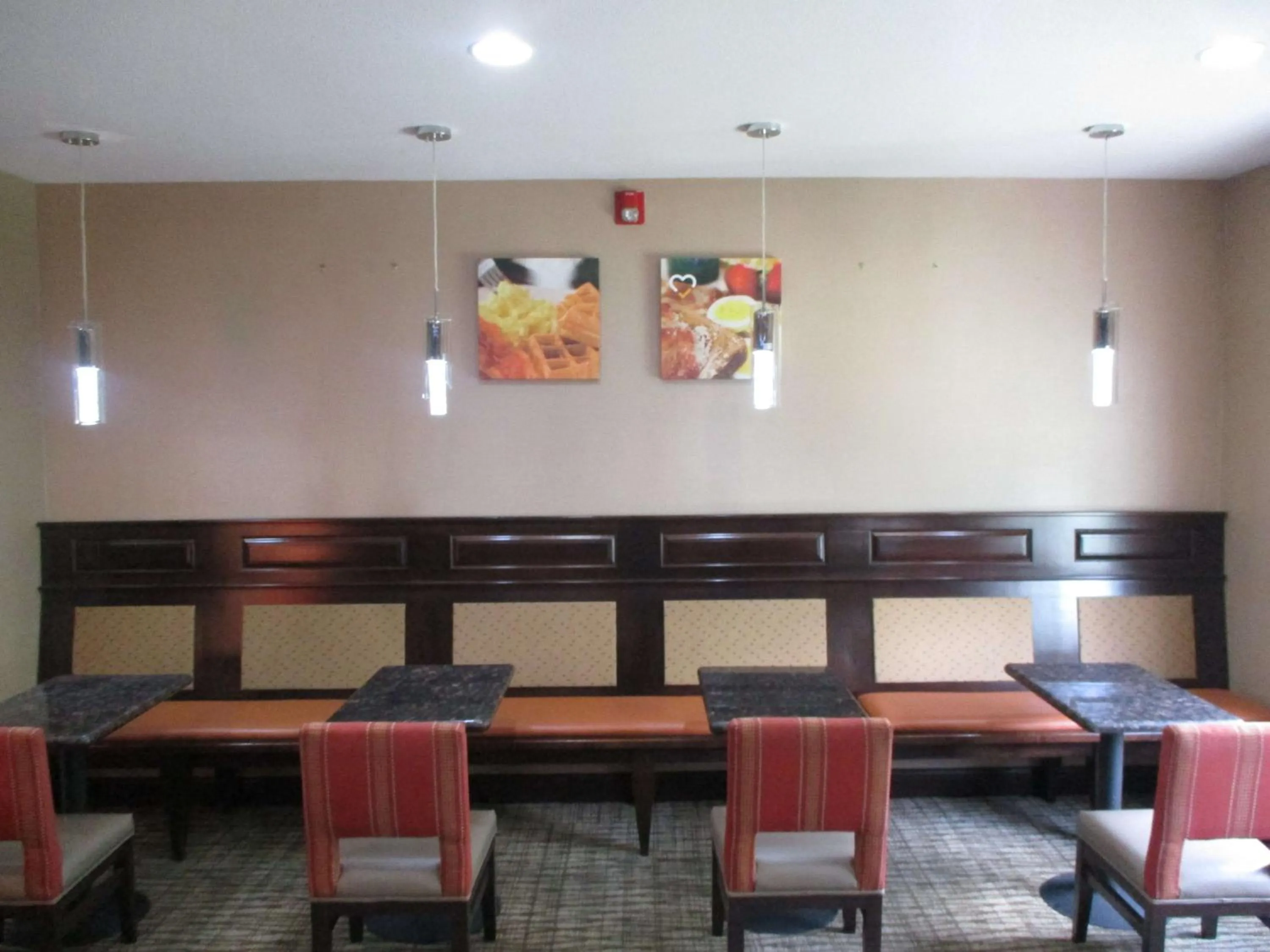 Restaurant/places to eat in Best Western Emporia Inn