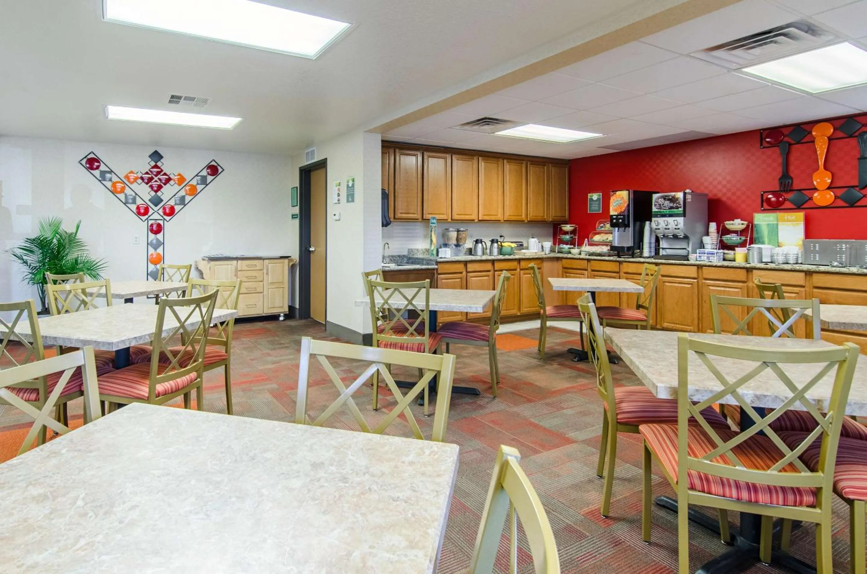 Breakfast in Quality Inn Junction City near Fort Riley