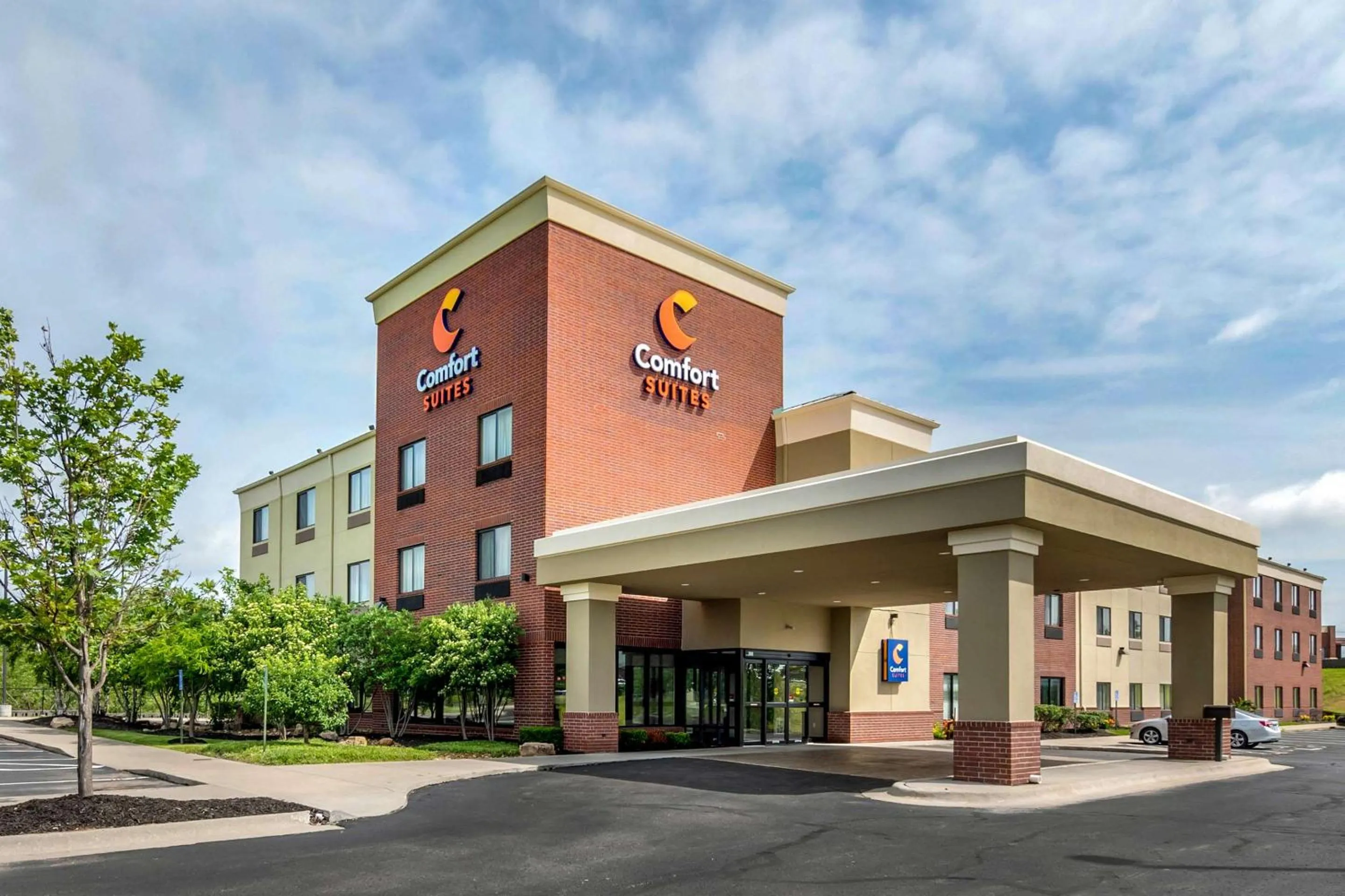 Property building in Comfort Suites Speedway - Kansas City