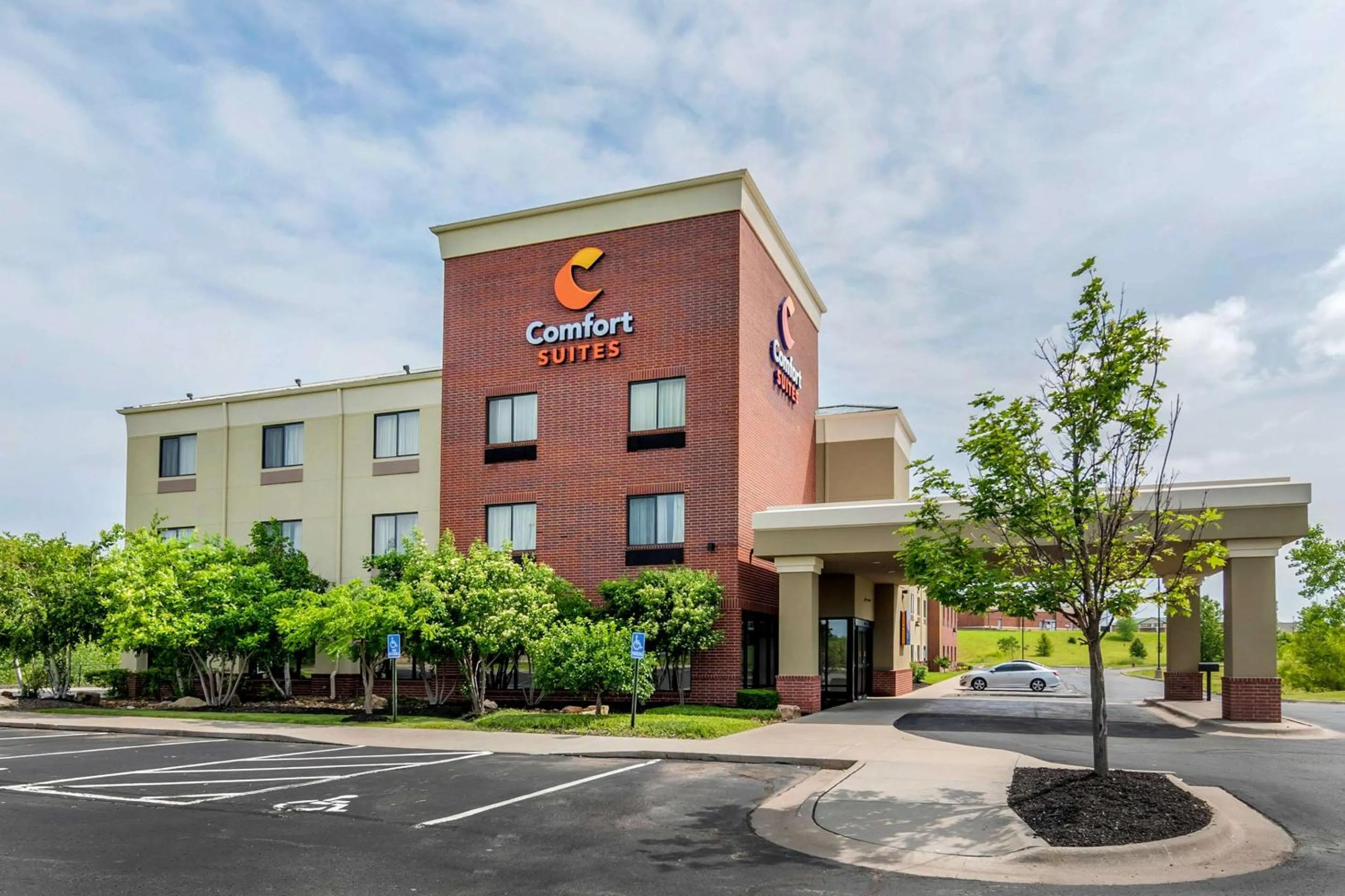 Property building in Comfort Suites Speedway - Kansas City