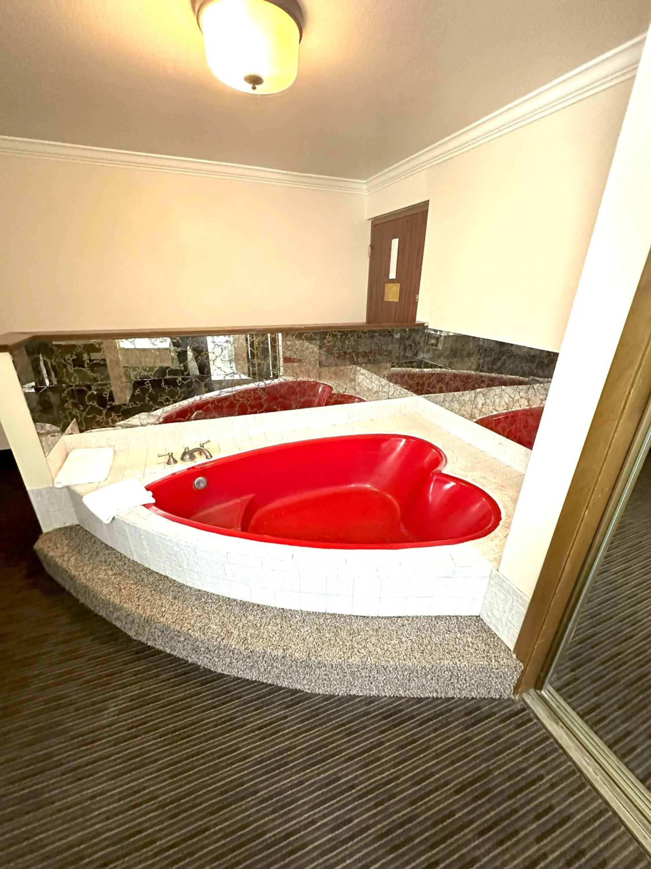 Hot Tub in Sunflower Inn & Suites