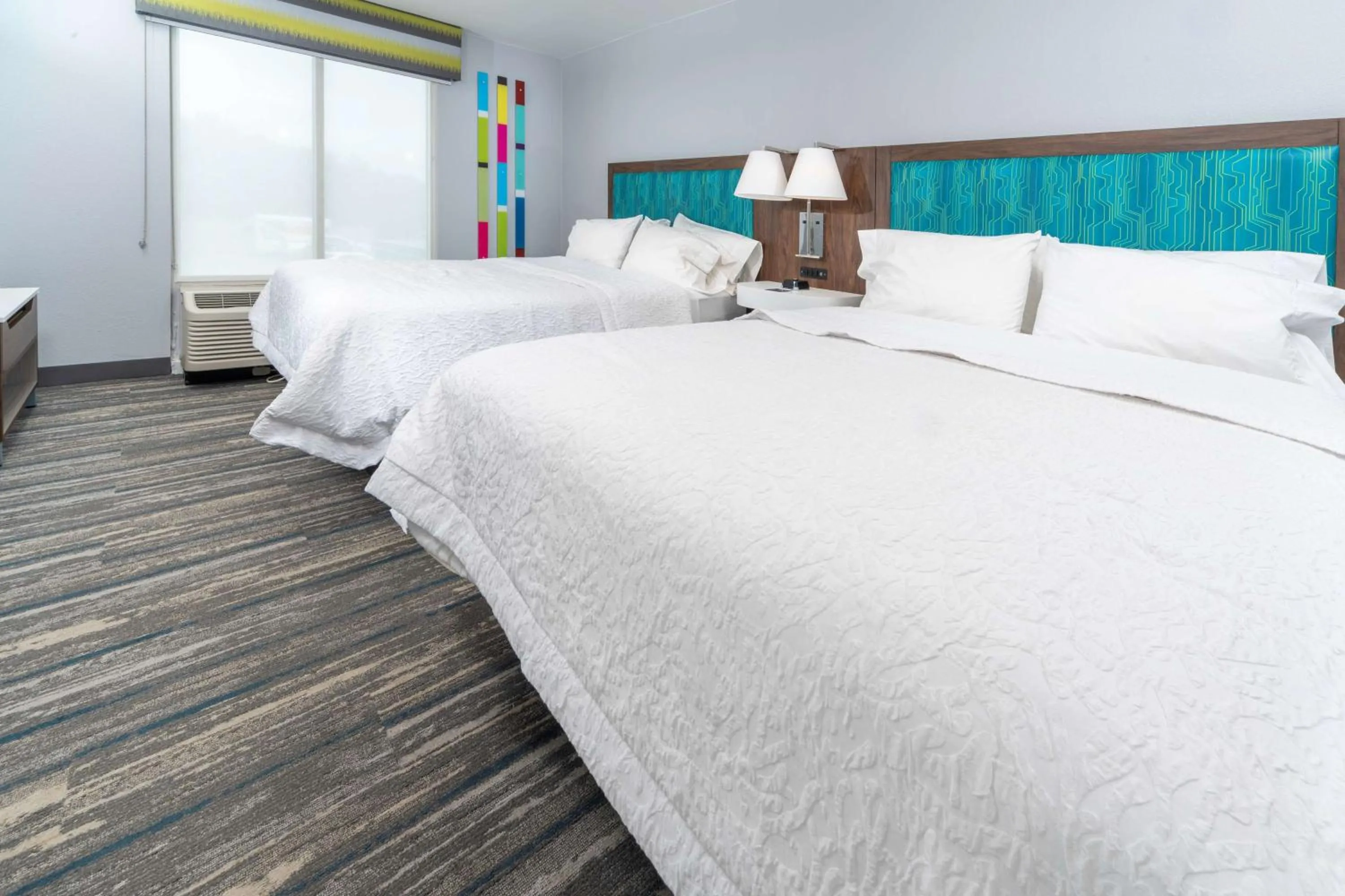 Bed in Hampton Inn Swedesboro Philadelphia