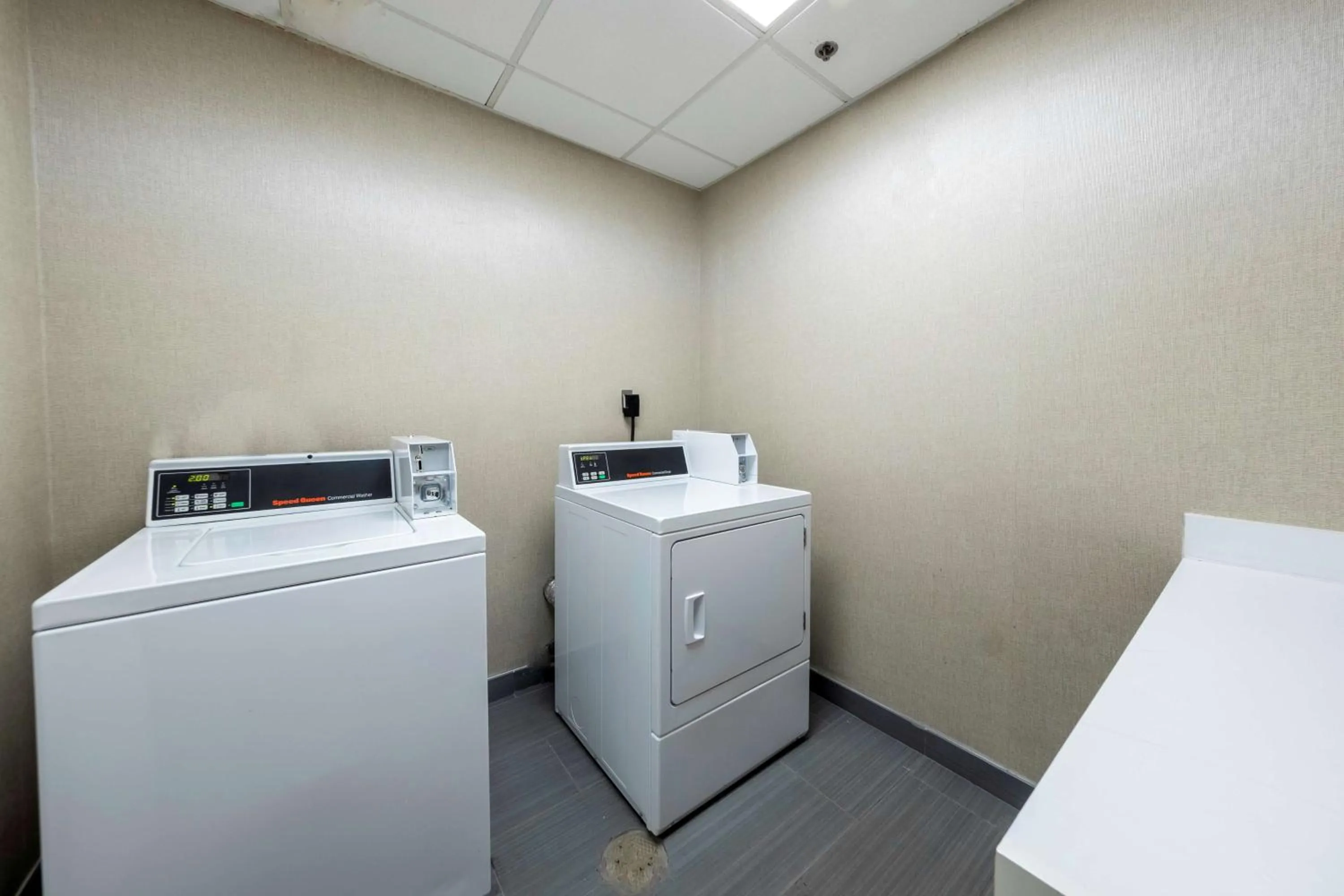 Property building in Hampton Inn Swedesboro Philadelphia