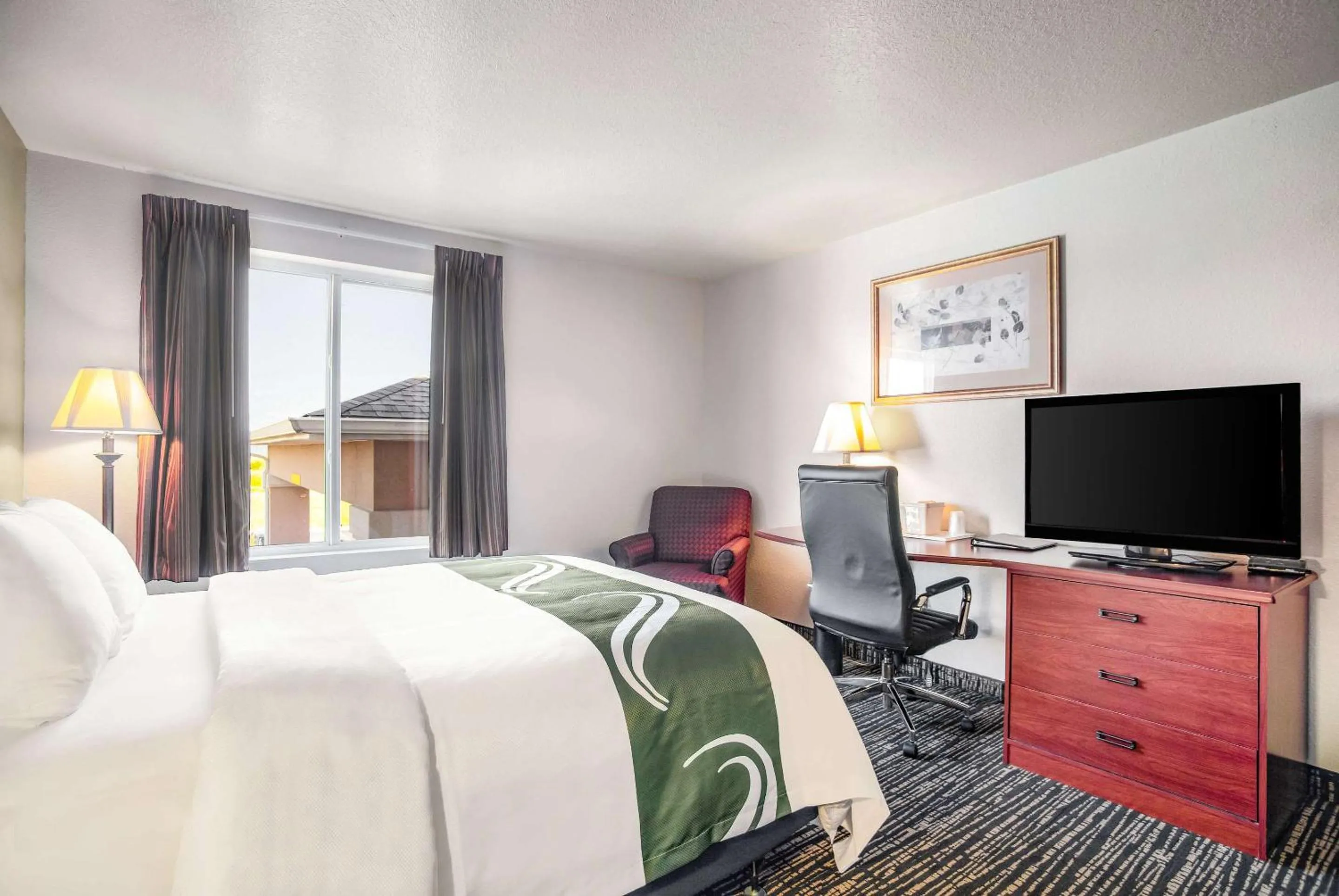 Bedroom, Bed in Quality Inn Parsons North