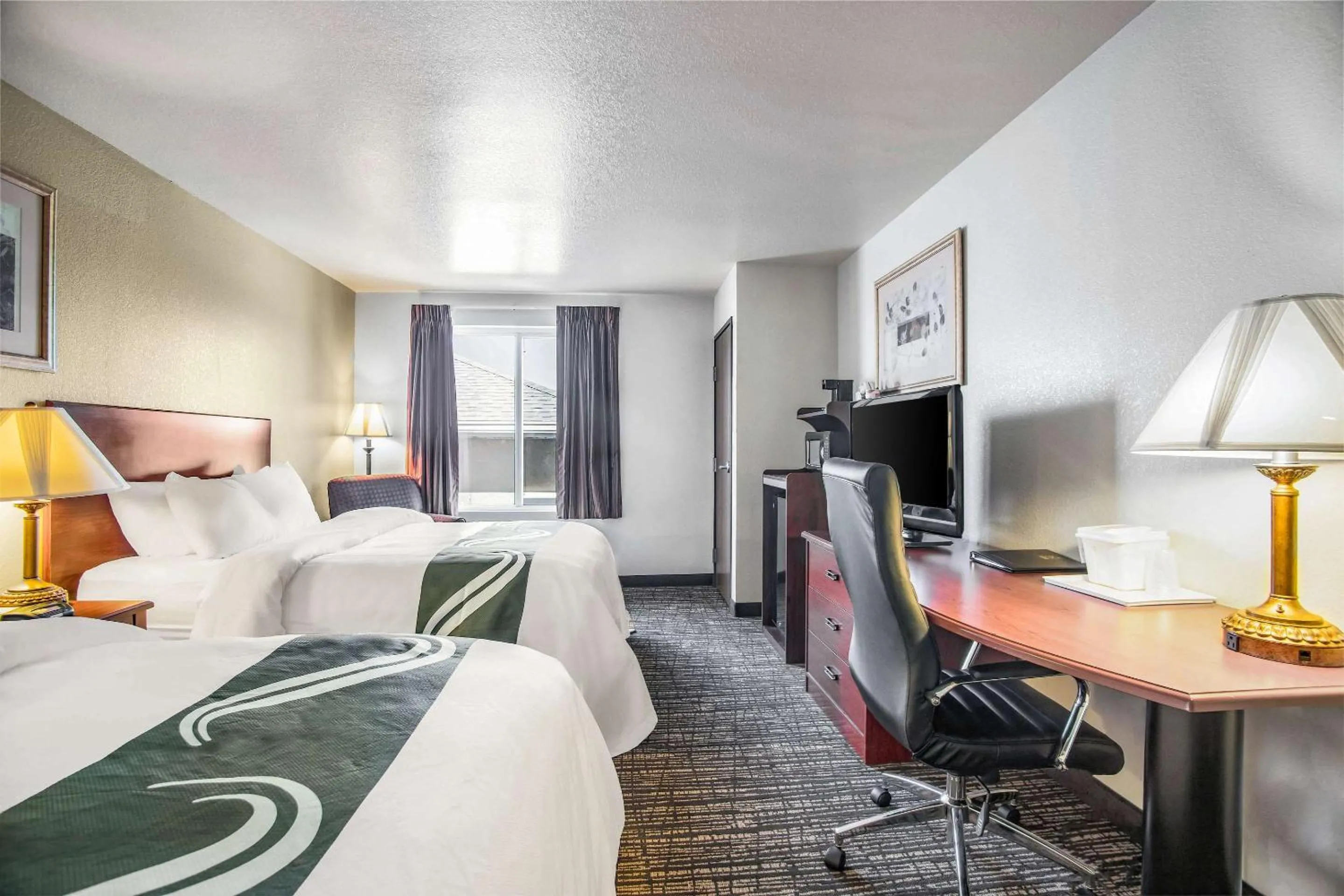 Bedroom, Bed in Quality Inn Parsons North