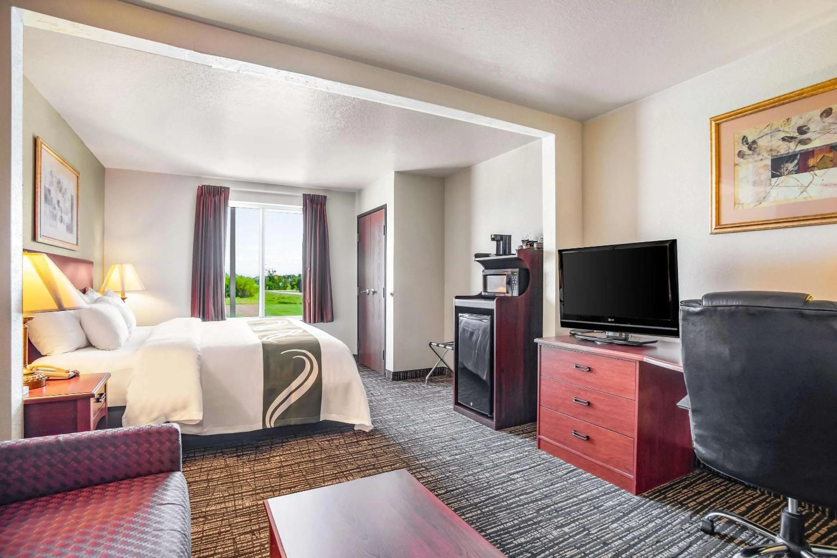 Bedroom, Bed in Quality Inn Parsons North