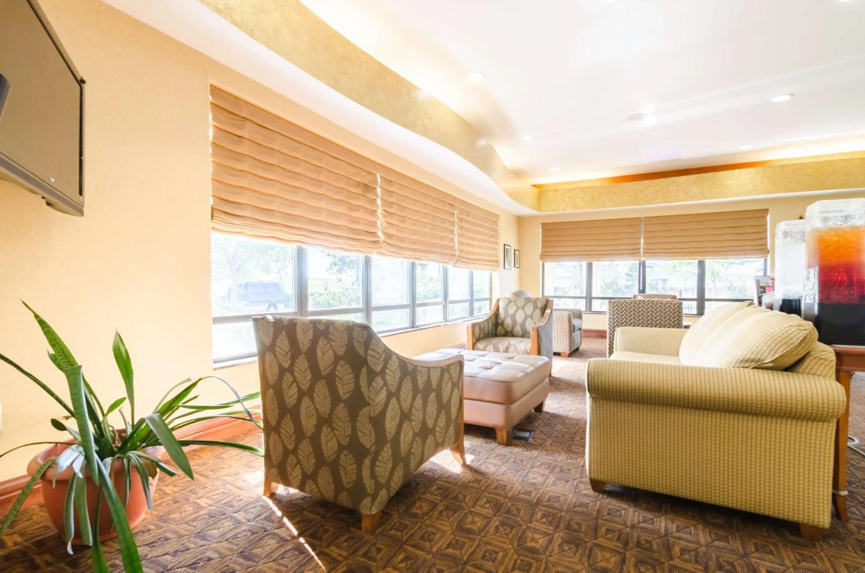Lobby or reception in Comfort Suites Salina South