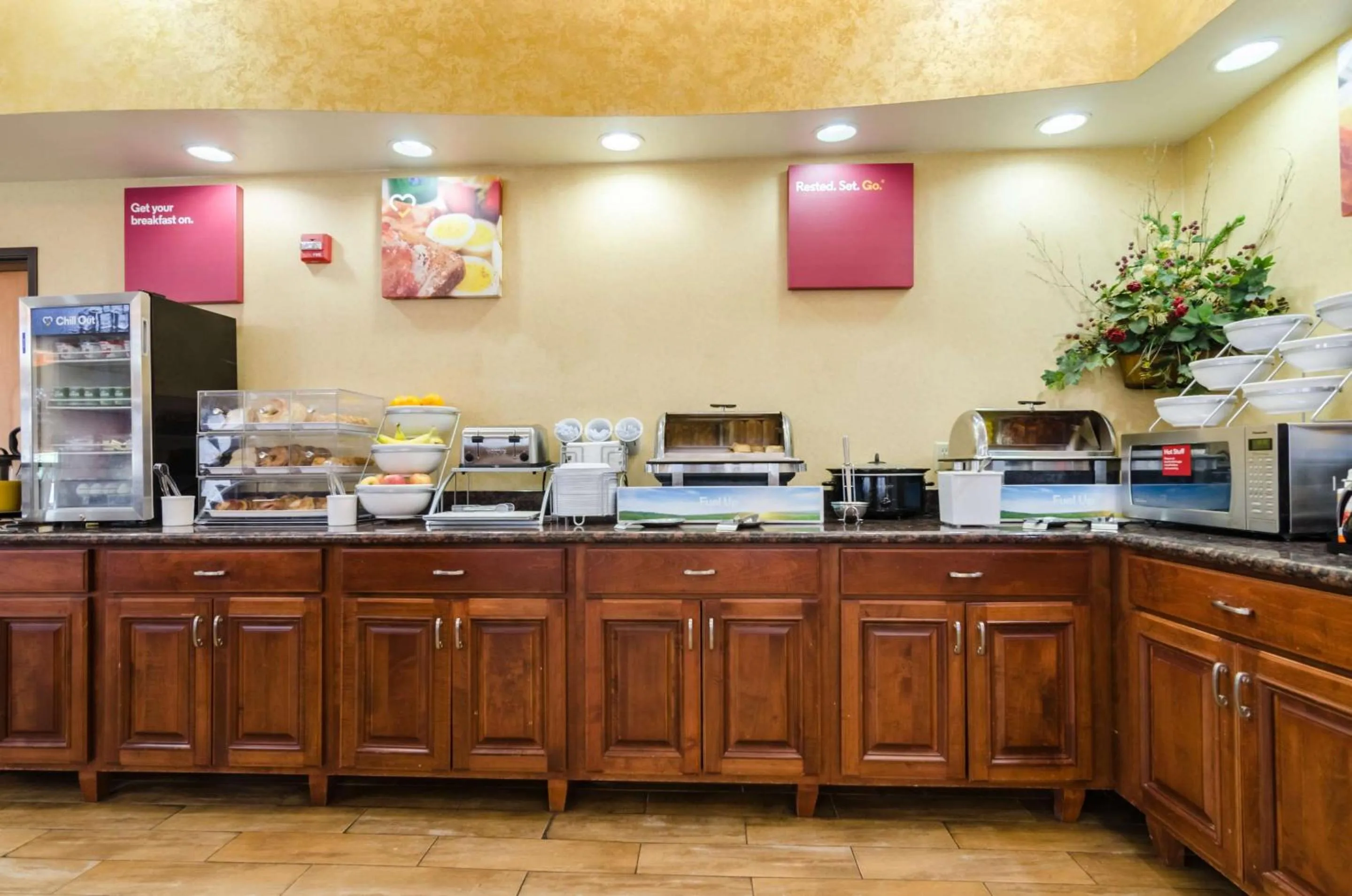 Breakfast in Comfort Suites Salina South