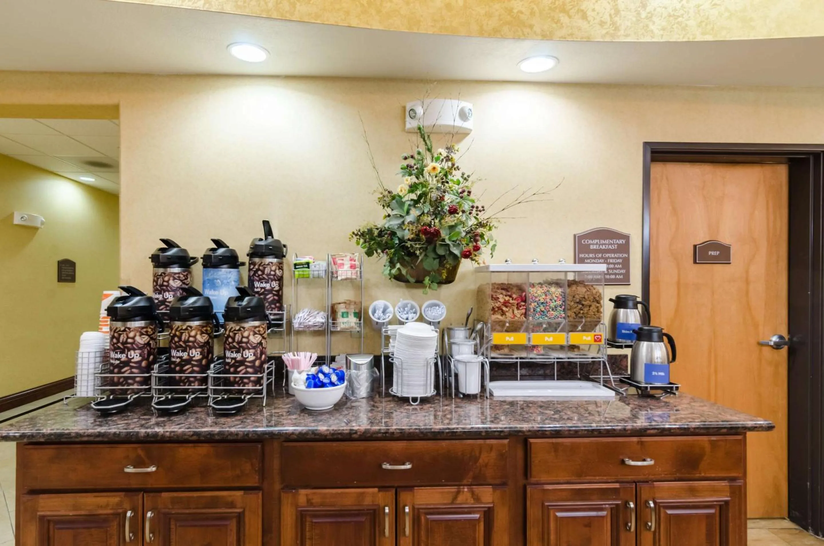 Breakfast in Comfort Suites Salina South