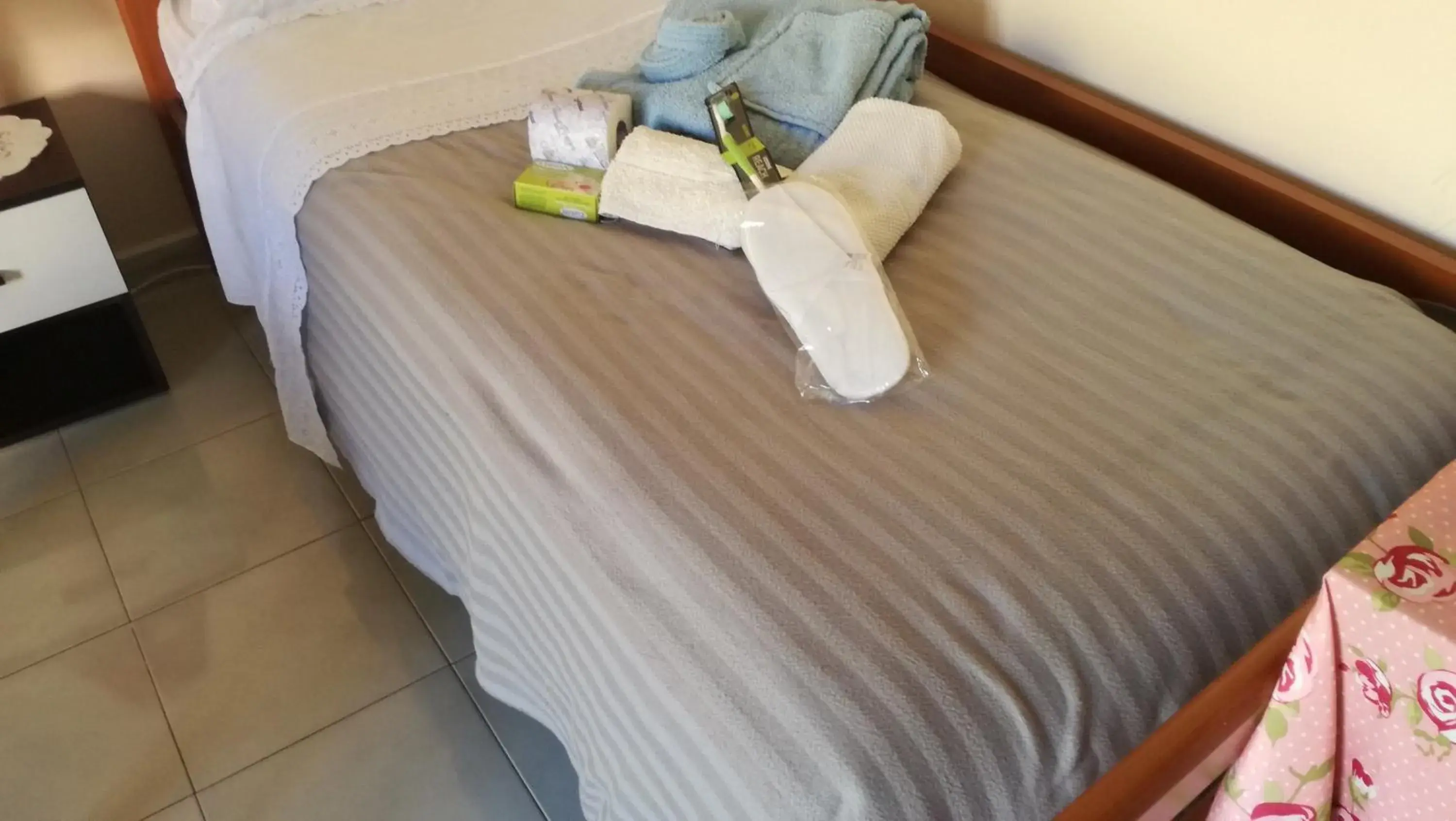 Triple Room with Balcony in B&b Etneo Triple Room with Balcony in B&b Etneo