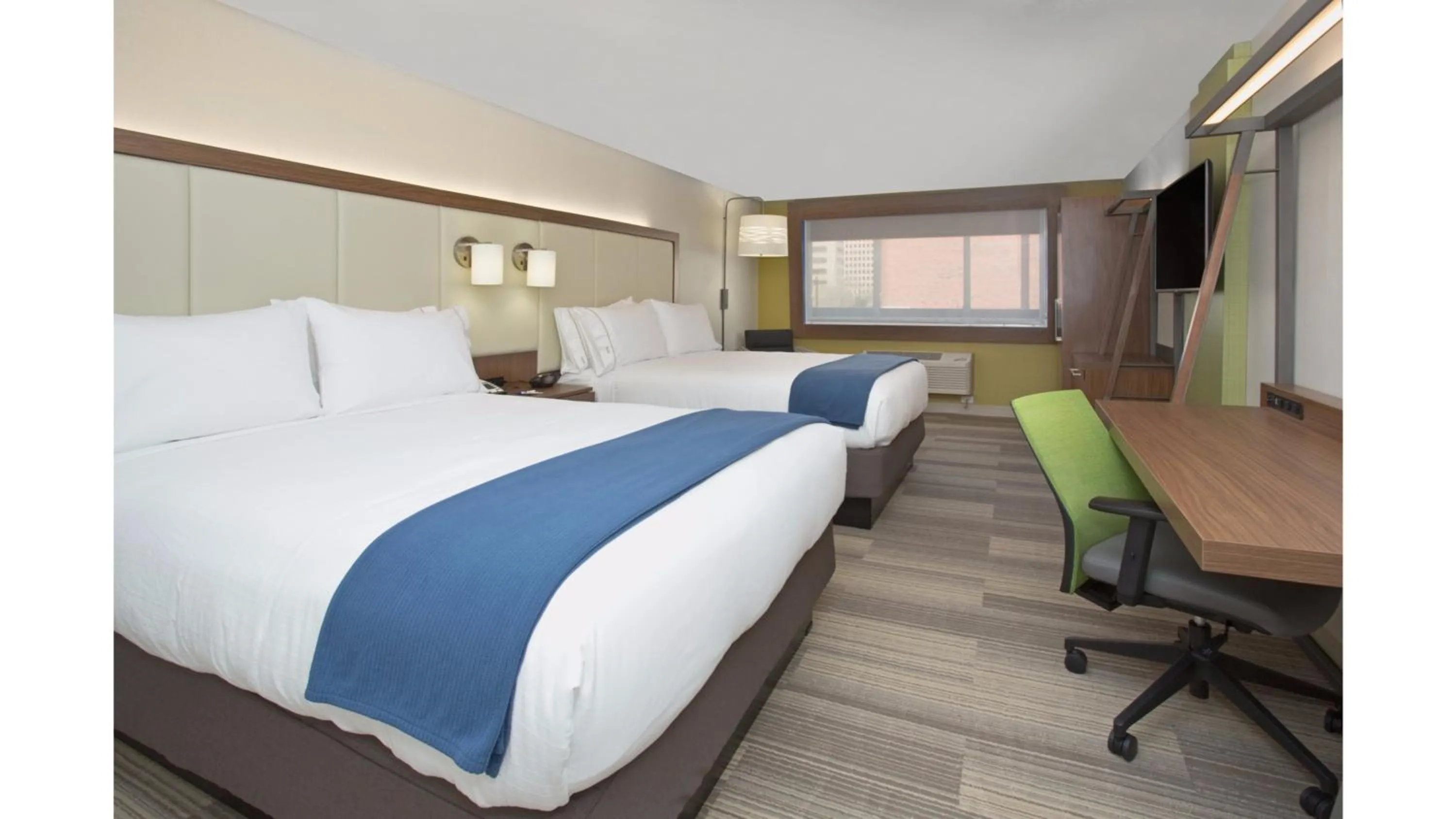 Photo of the whole room, Bed in Holiday Inn Express & Suites - Olathe South by IHG