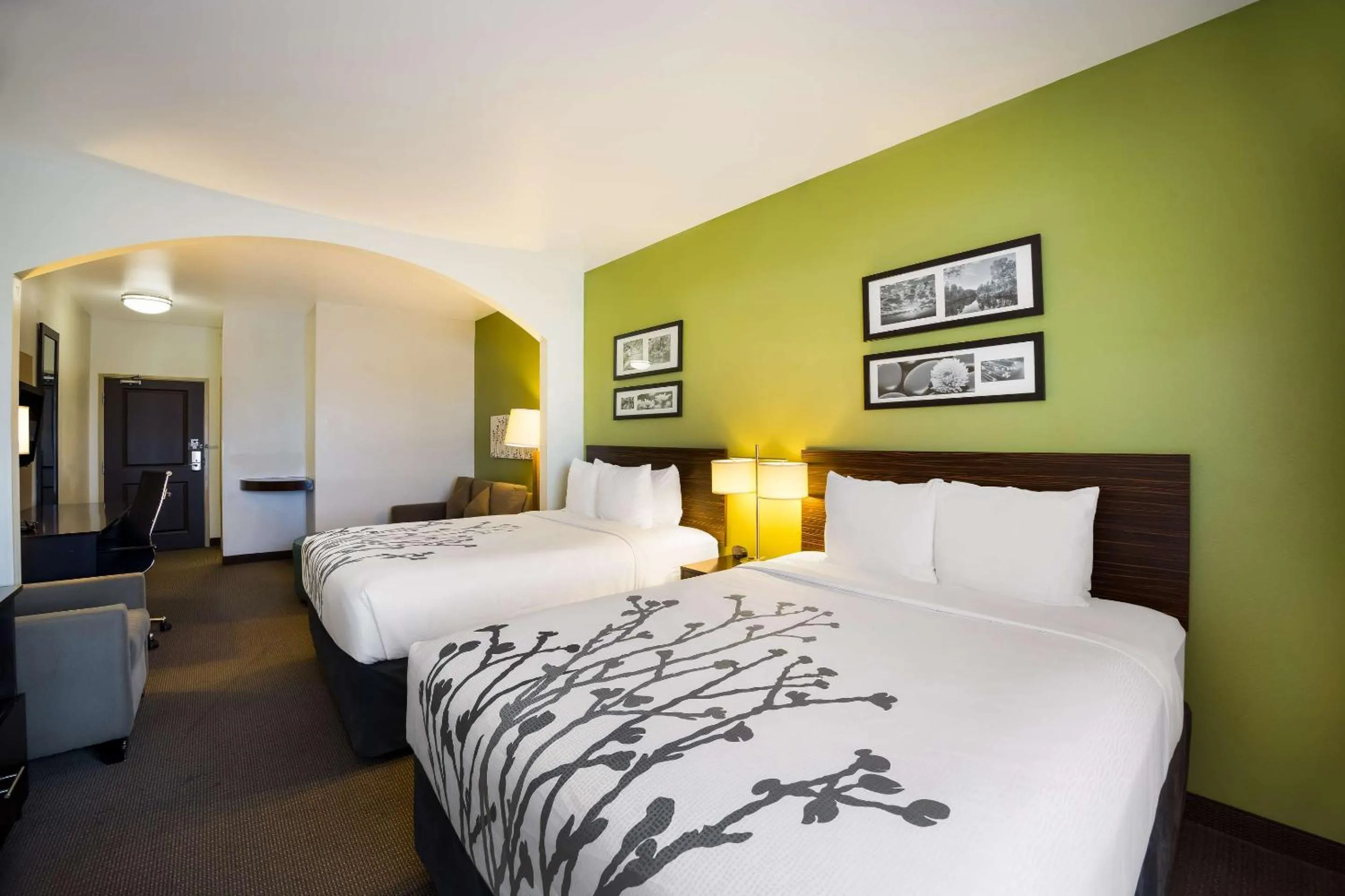 Bedroom, Bed in Sleep Inn & Suites Colby