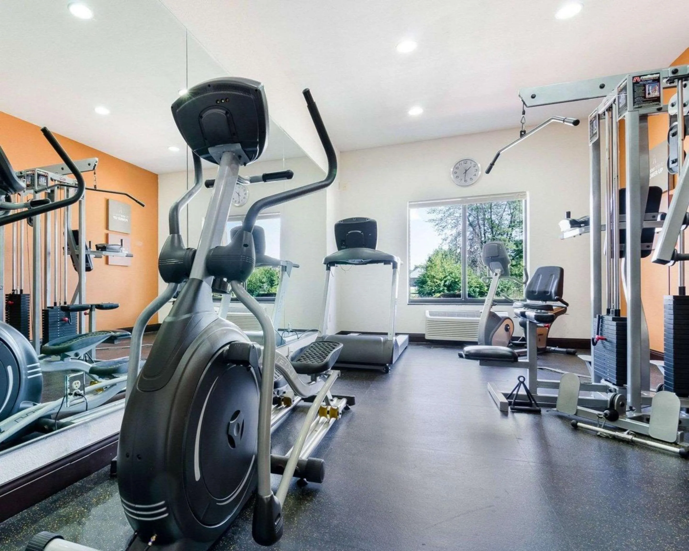 Fitness centre/facilities in Comfort Suites Topeka Northwest