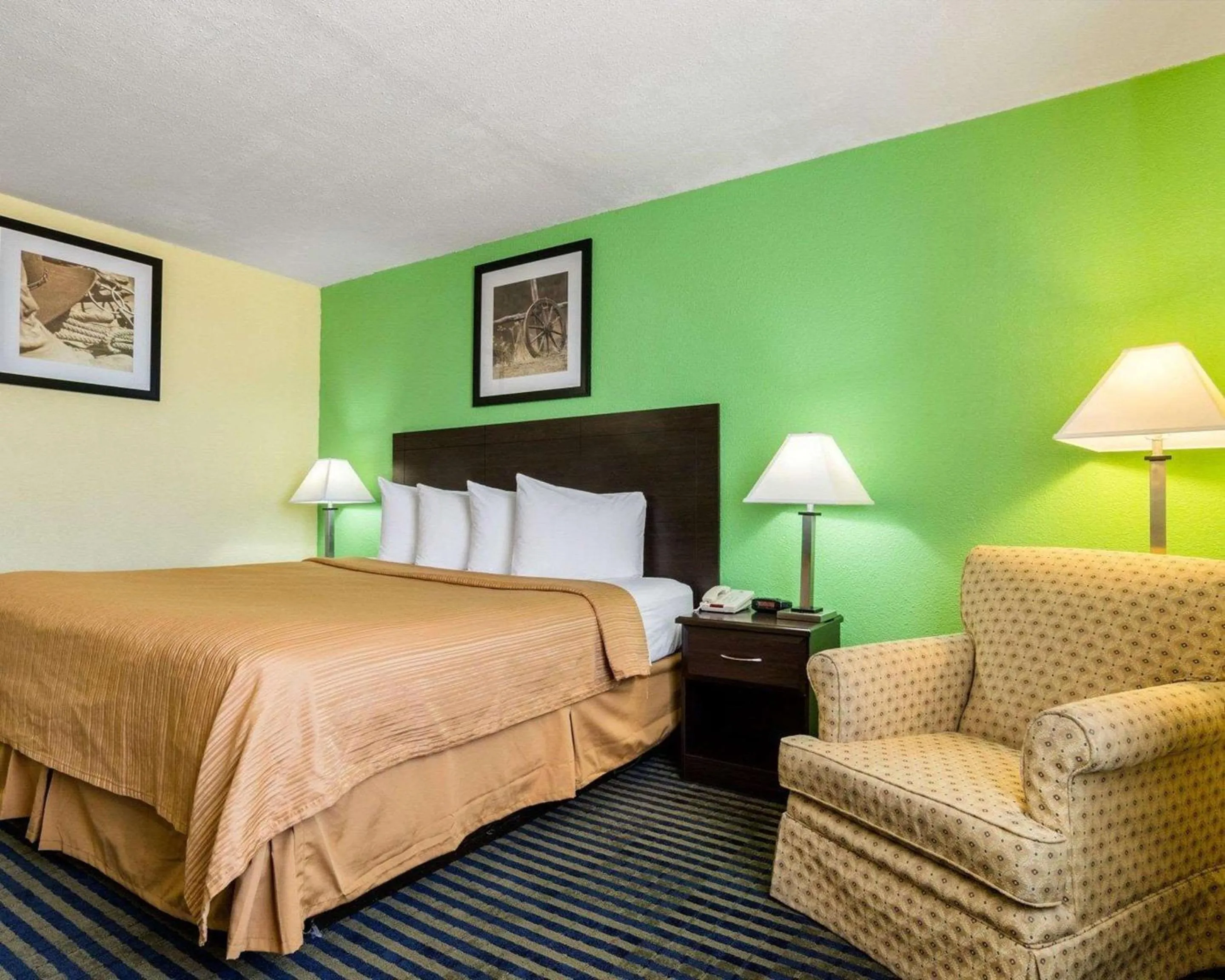 Bedroom, Bed in Quality Inn Liberal