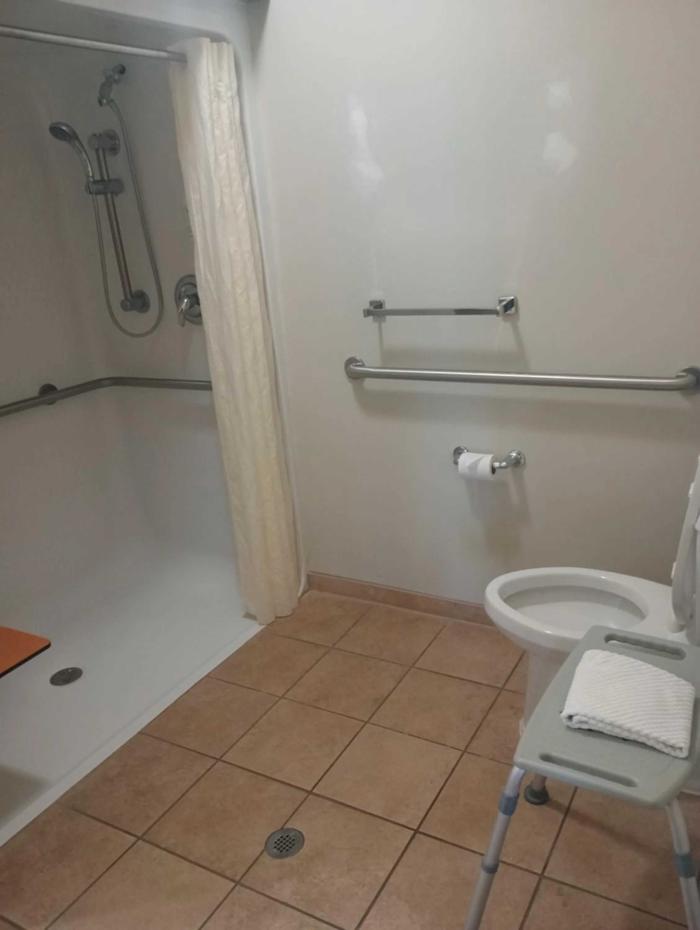 Shower in Sleep Inn & Suites Oakley I-70