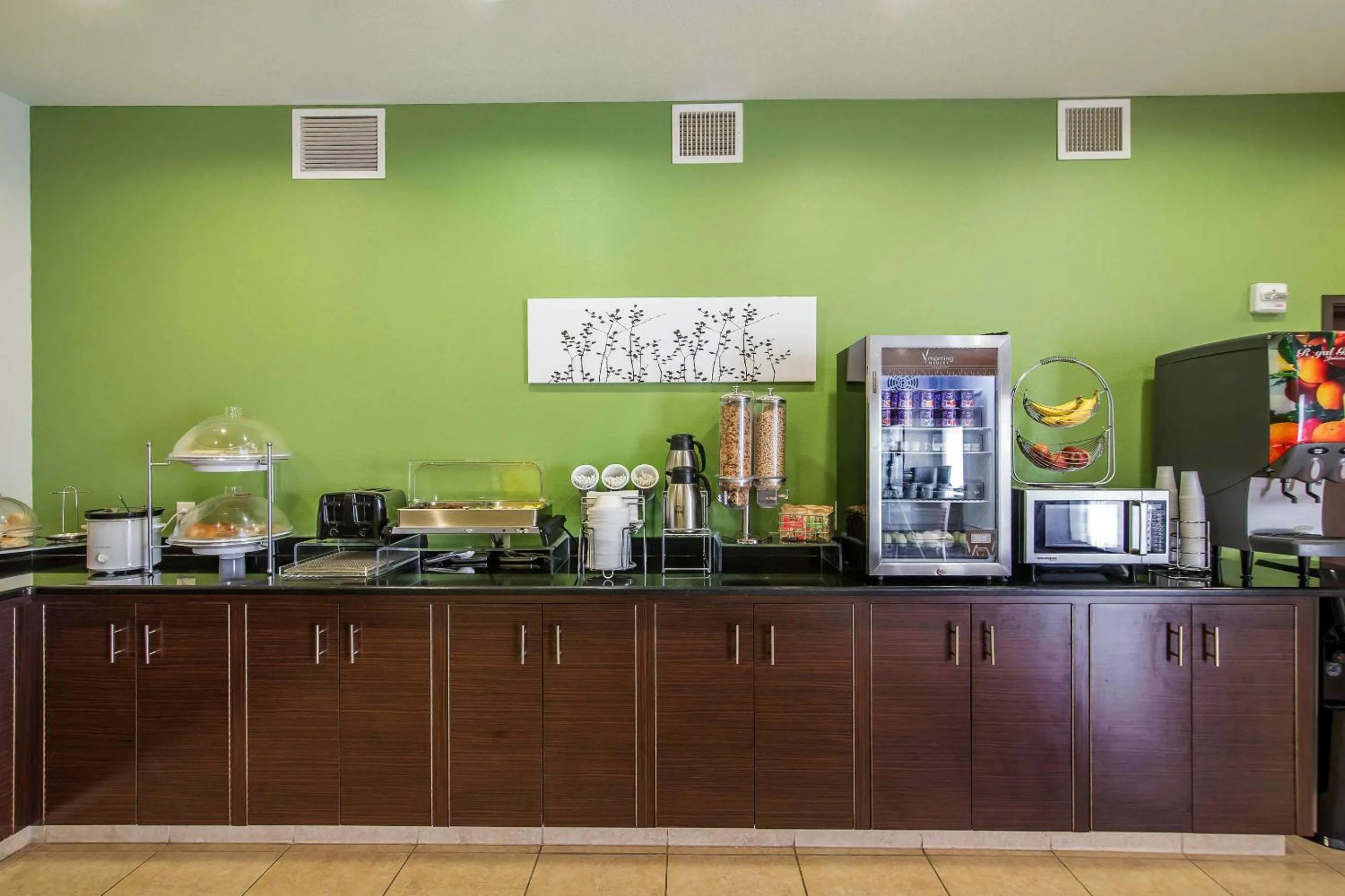 Breakfast in Sleep Inn & Suites Haysville - Wichita South