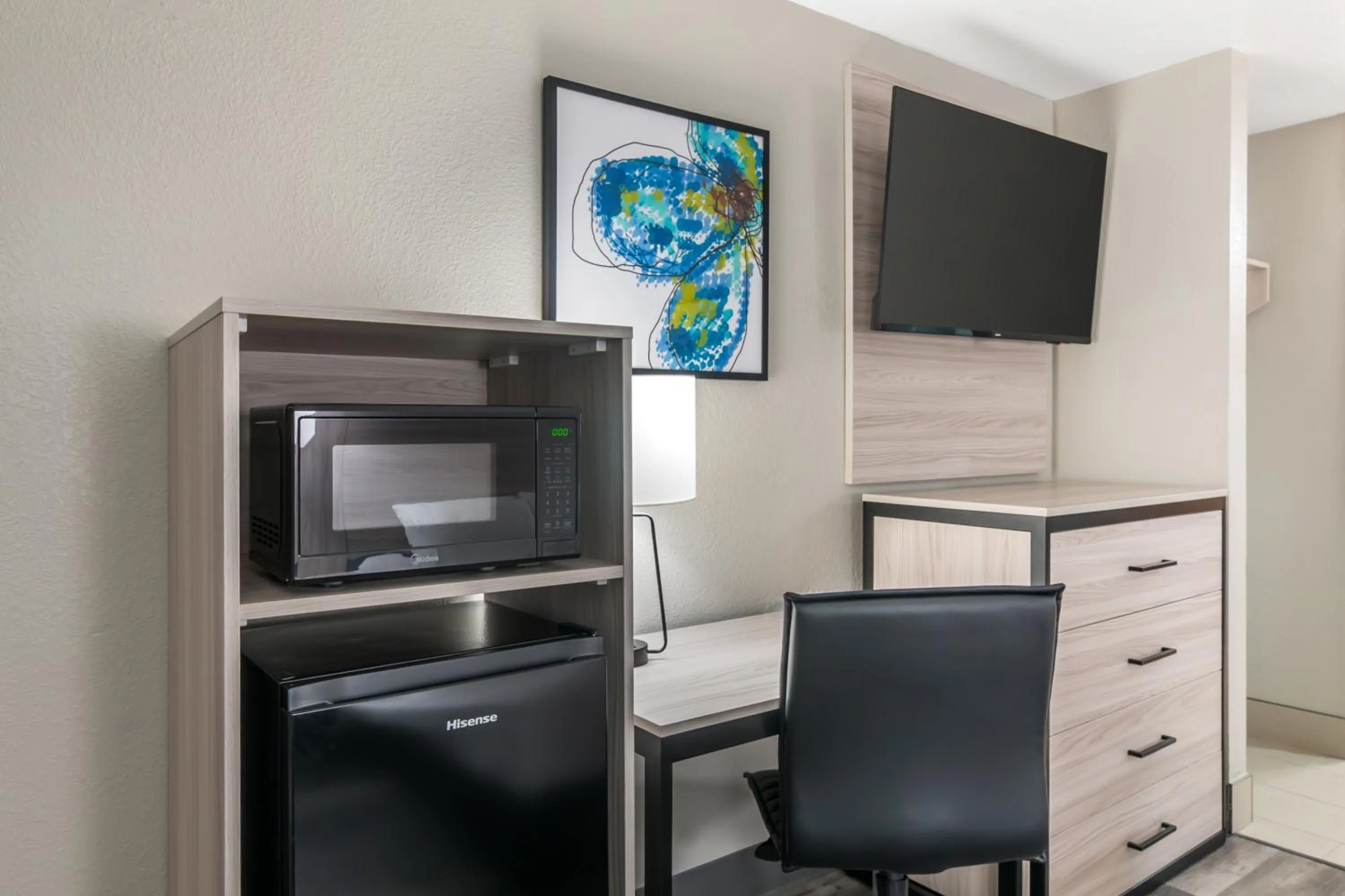 TV and multimedia in Best Western Park City Wichita North