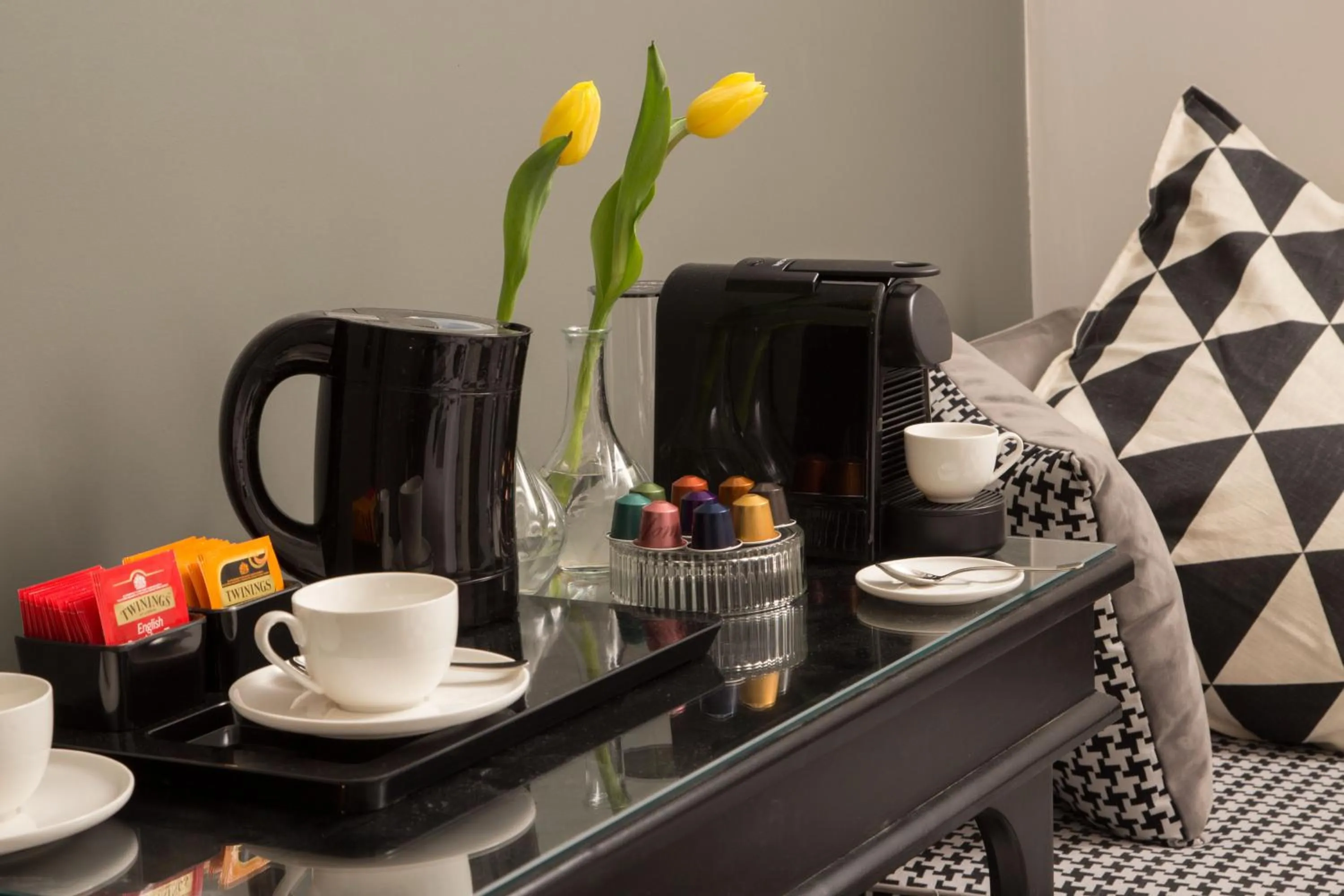 Coffee/tea facilities in Almaìt