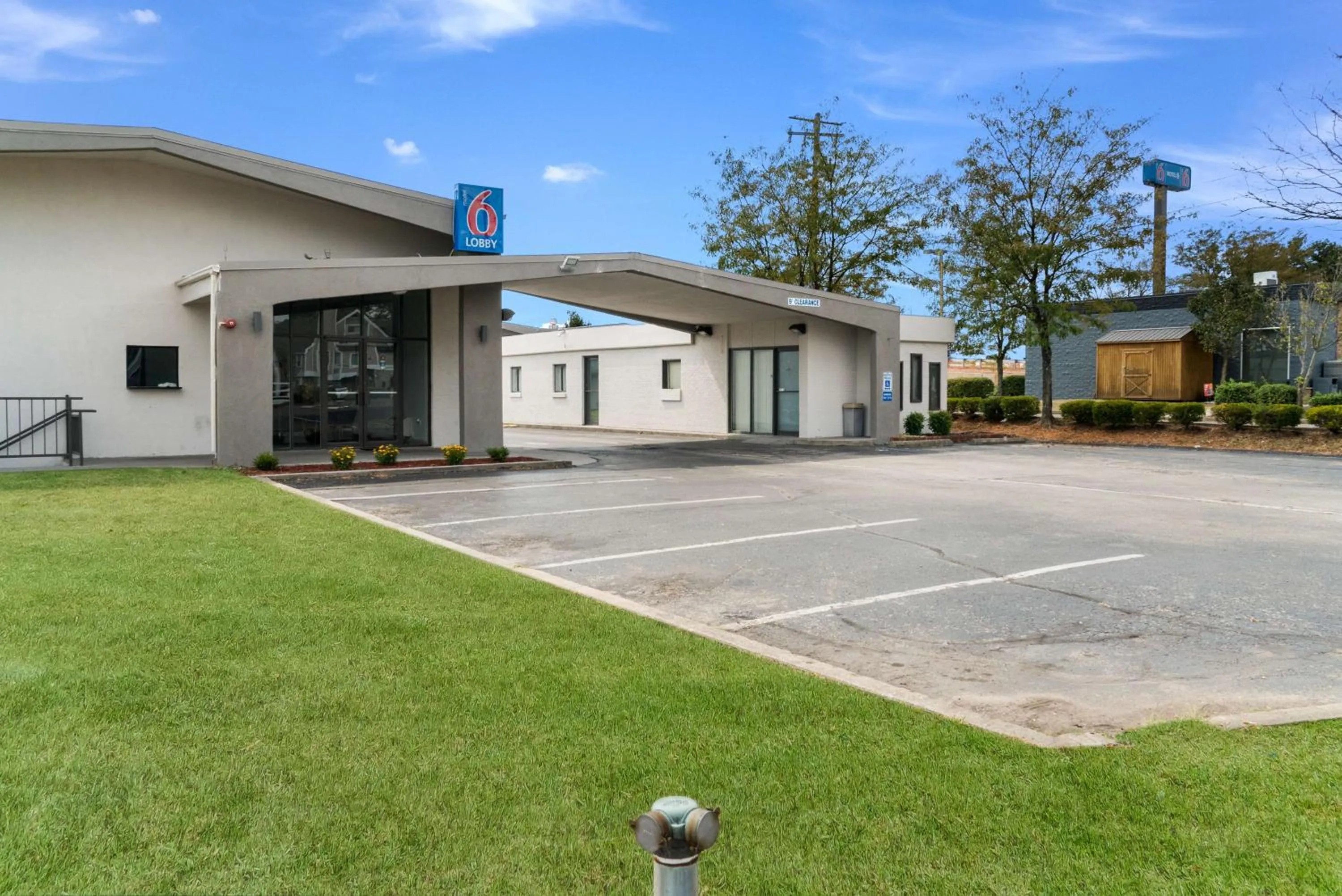 Property building in Motel 6-Lexington, KY - Airport