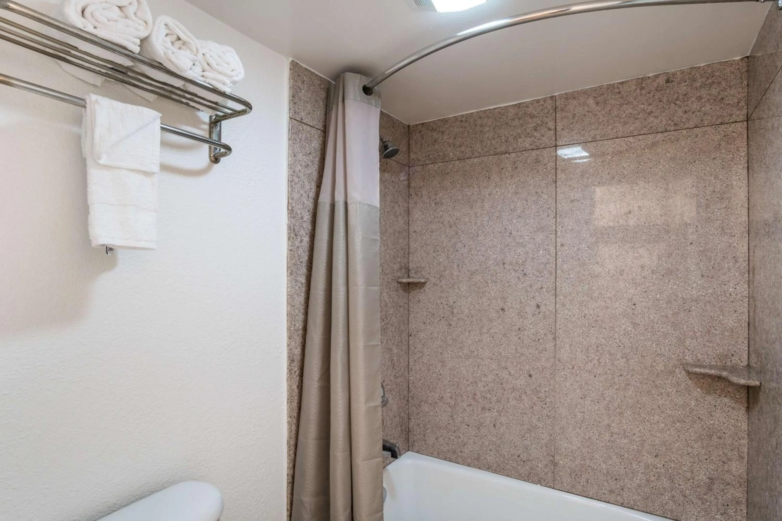 Bathroom in Motel 6-Lexington, KY - Airport