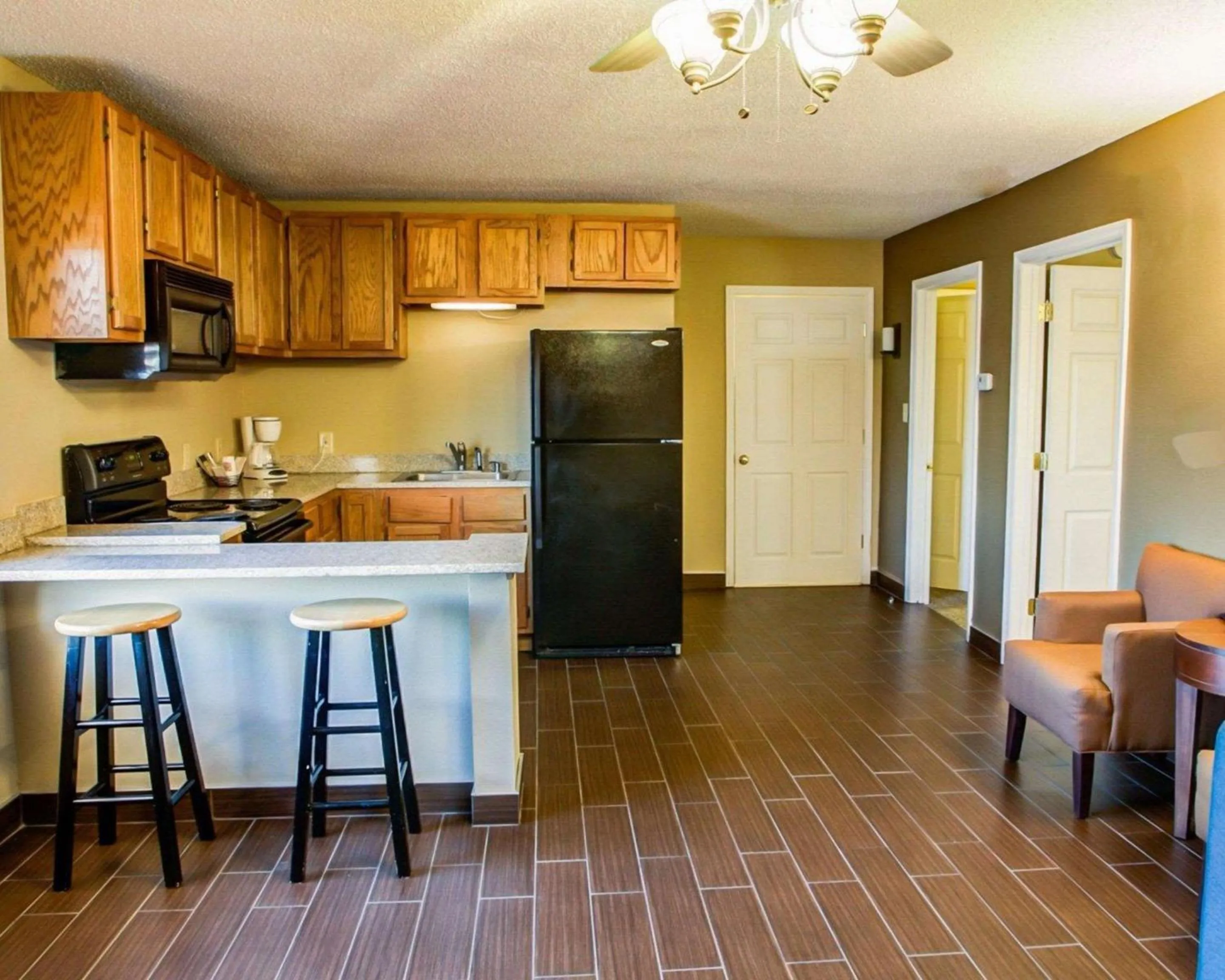 Photo of the whole room in Comfort Suites Georgetown