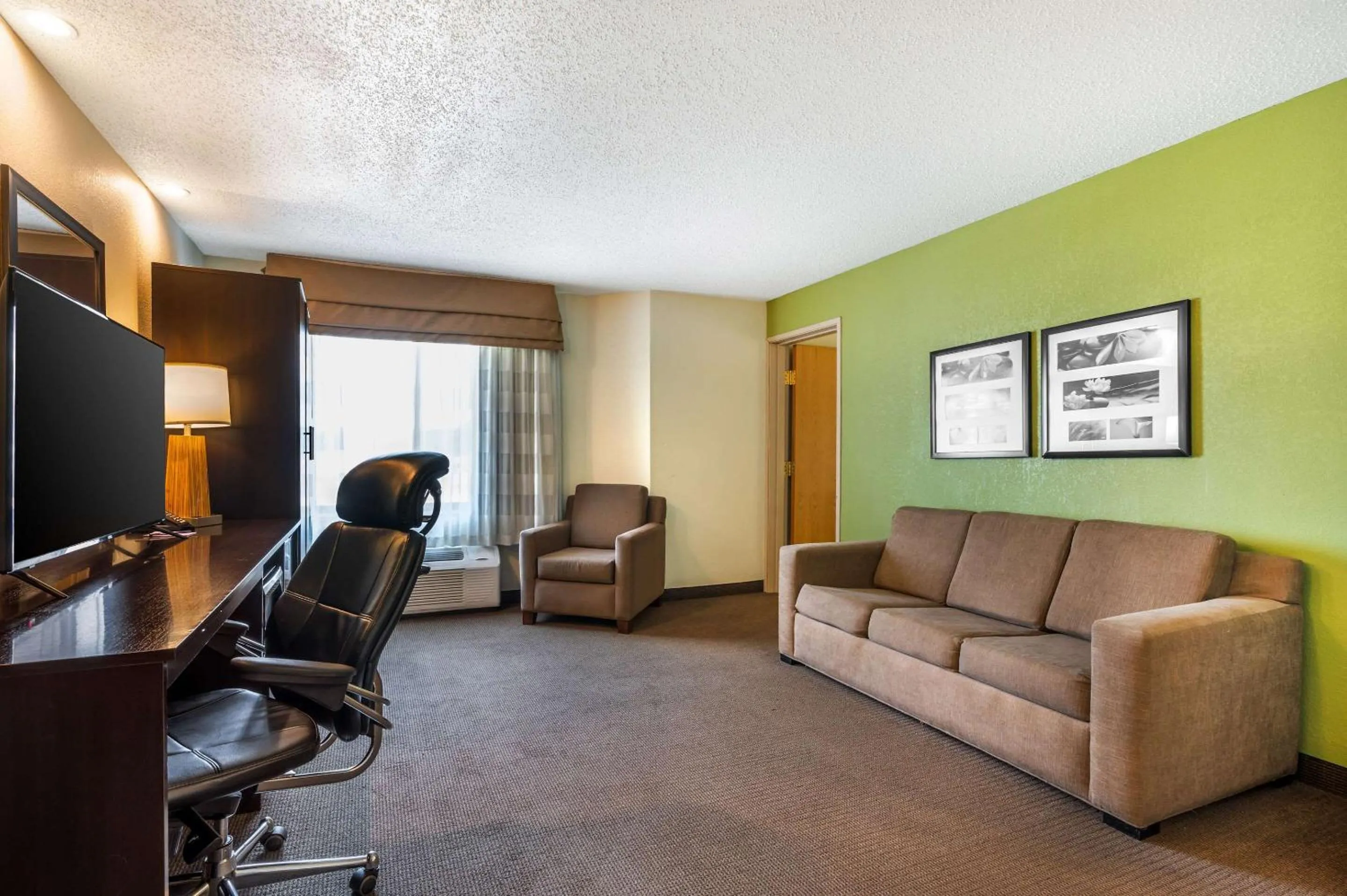 Bedroom in Sleep Inn Henderson-Evansville South