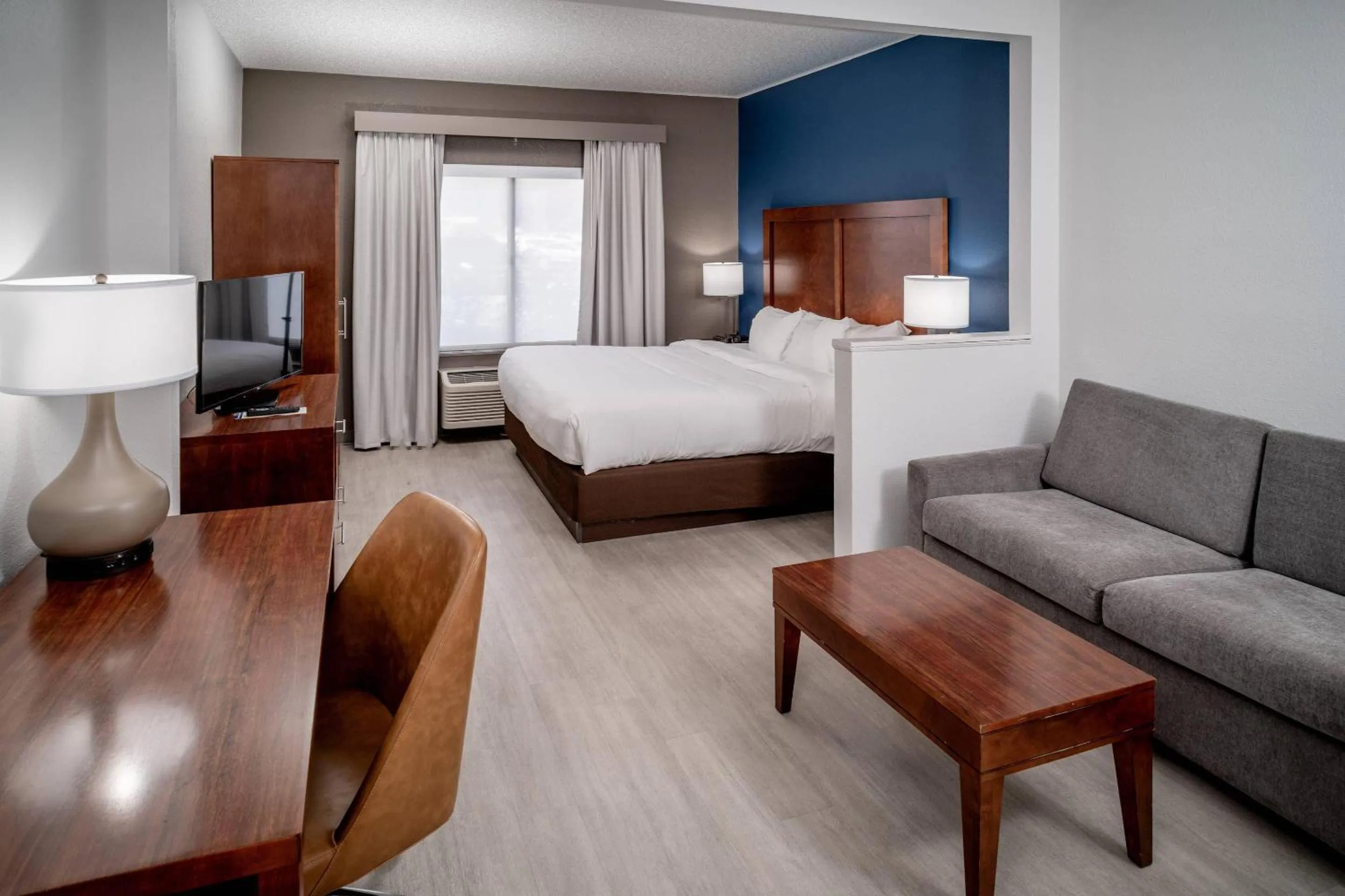 Bedroom, Bed in Comfort Suites Prestonsburg West