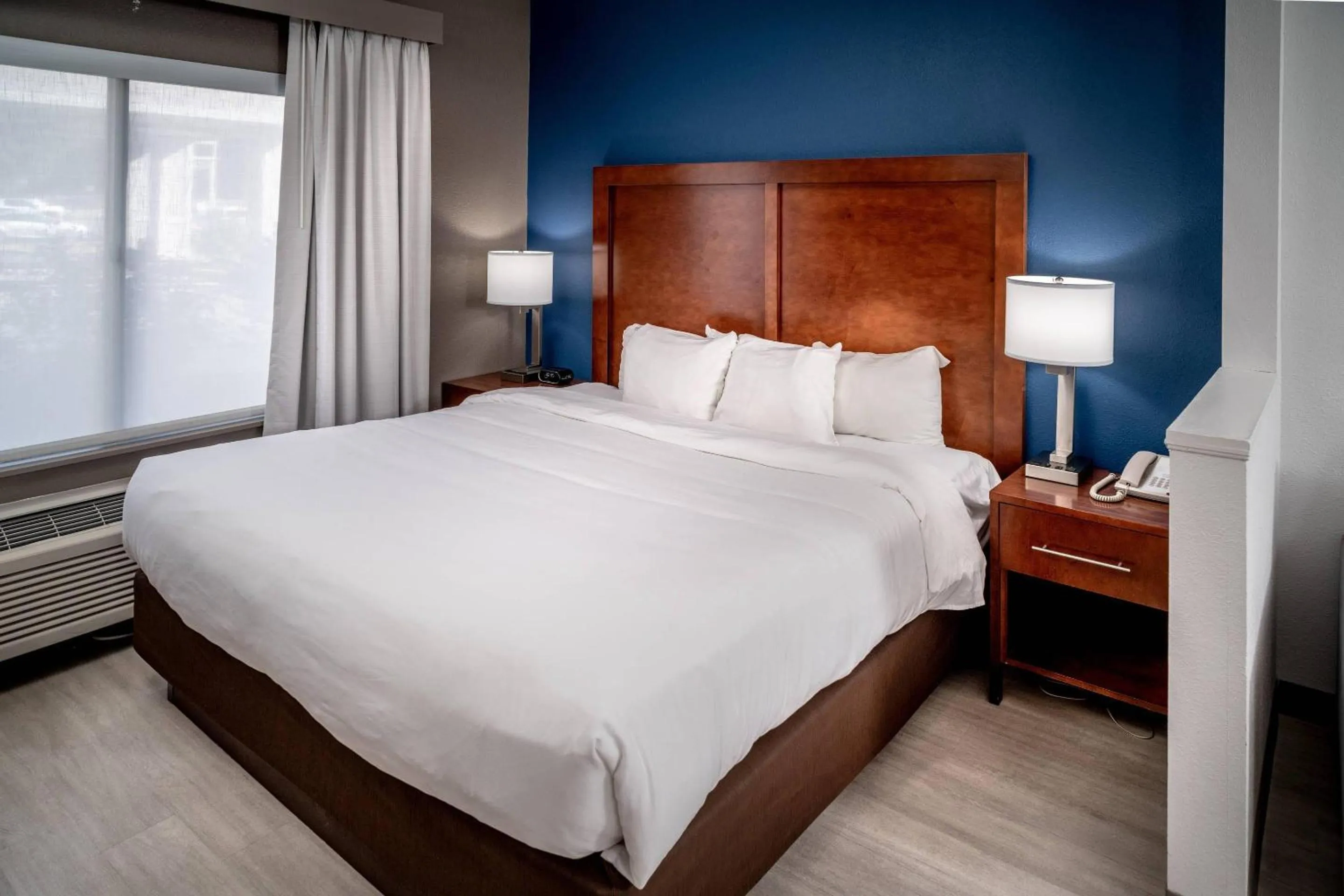 Bedroom, Bed in Comfort Suites Prestonsburg West