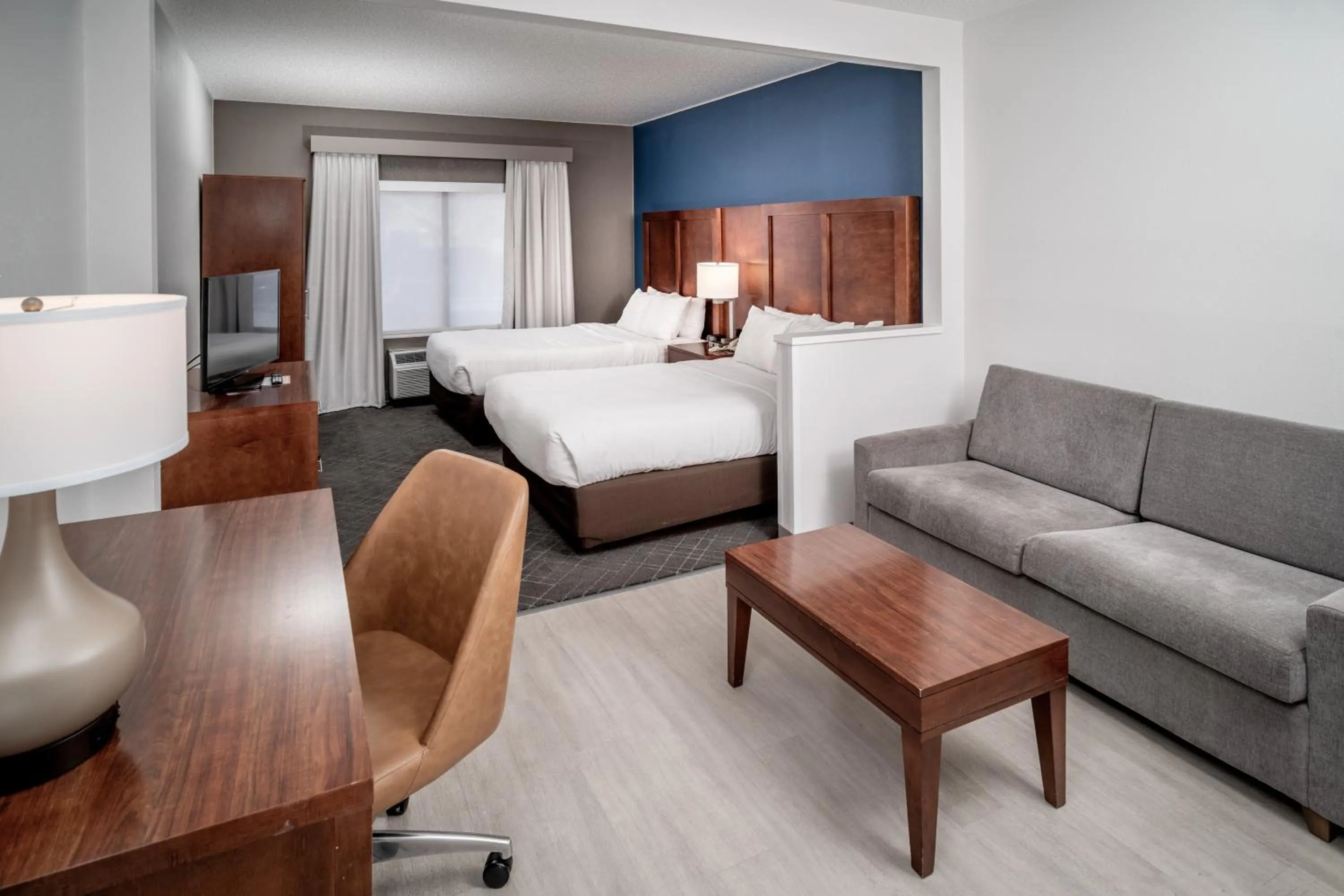 Bedroom, Bed in Comfort Suites Prestonsburg West