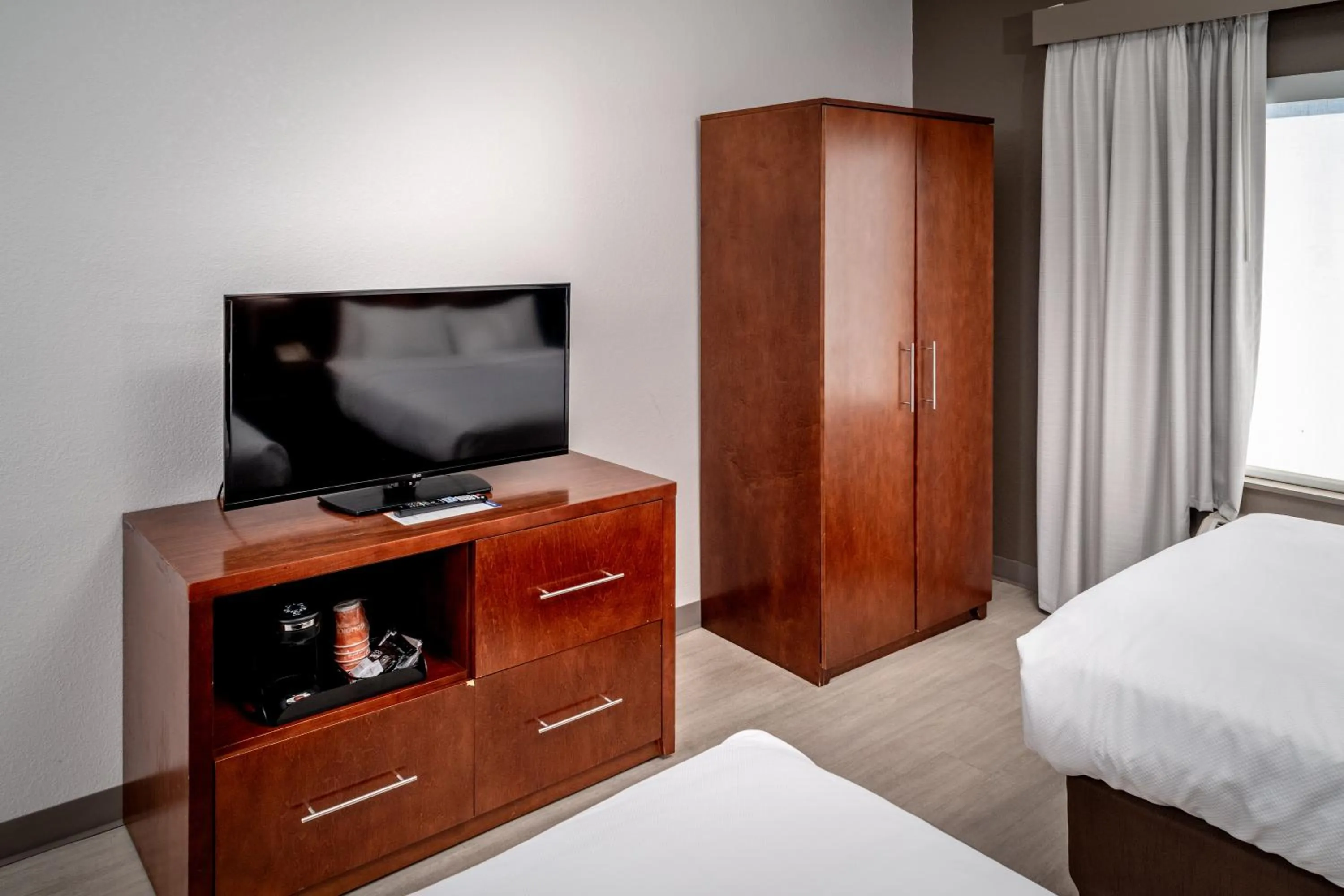 TV and multimedia, Bed in Comfort Suites Prestonsburg West