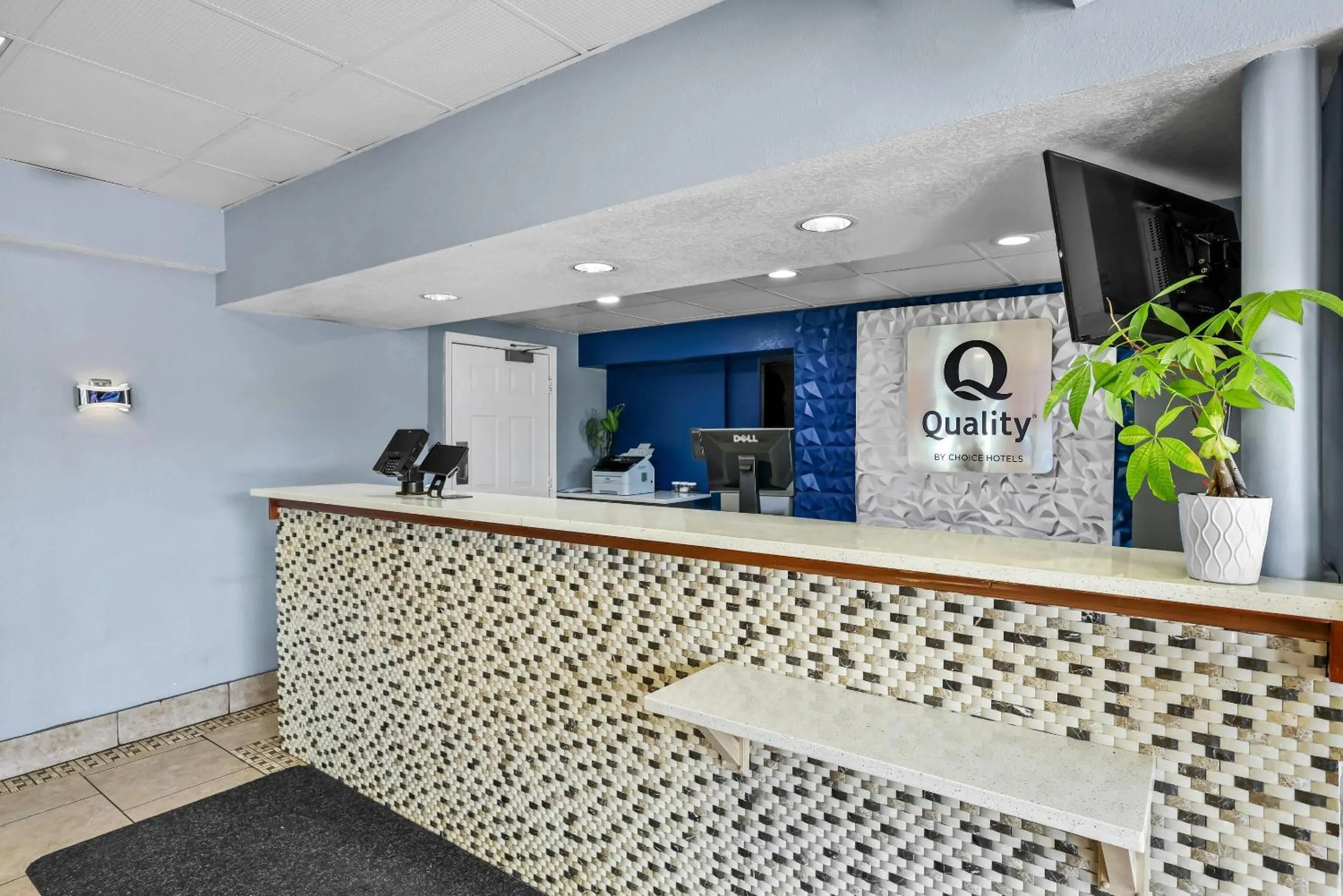 Lobby or reception in Quality Inn Bowling Green South
