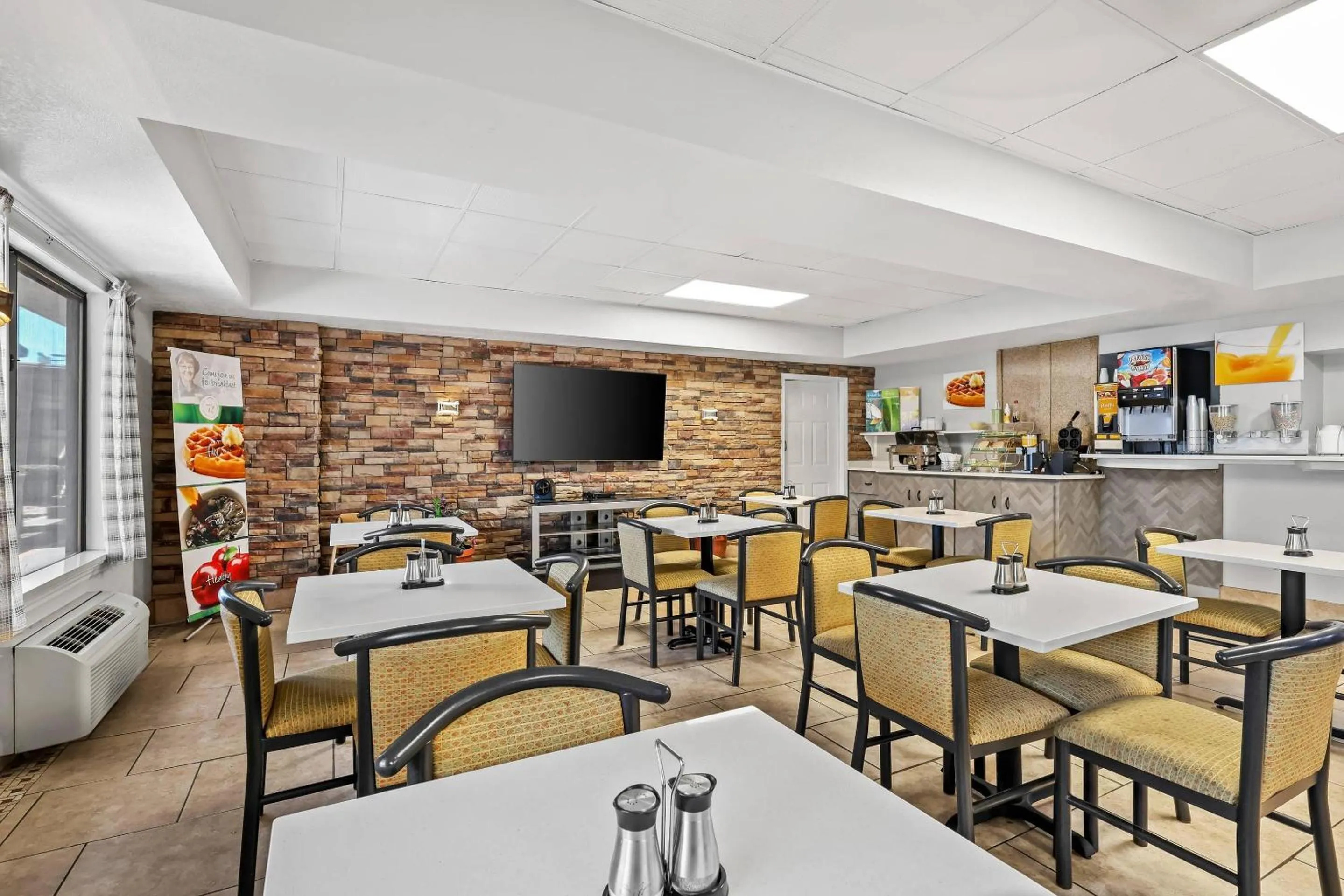 Breakfast in Quality Inn Bowling Green South