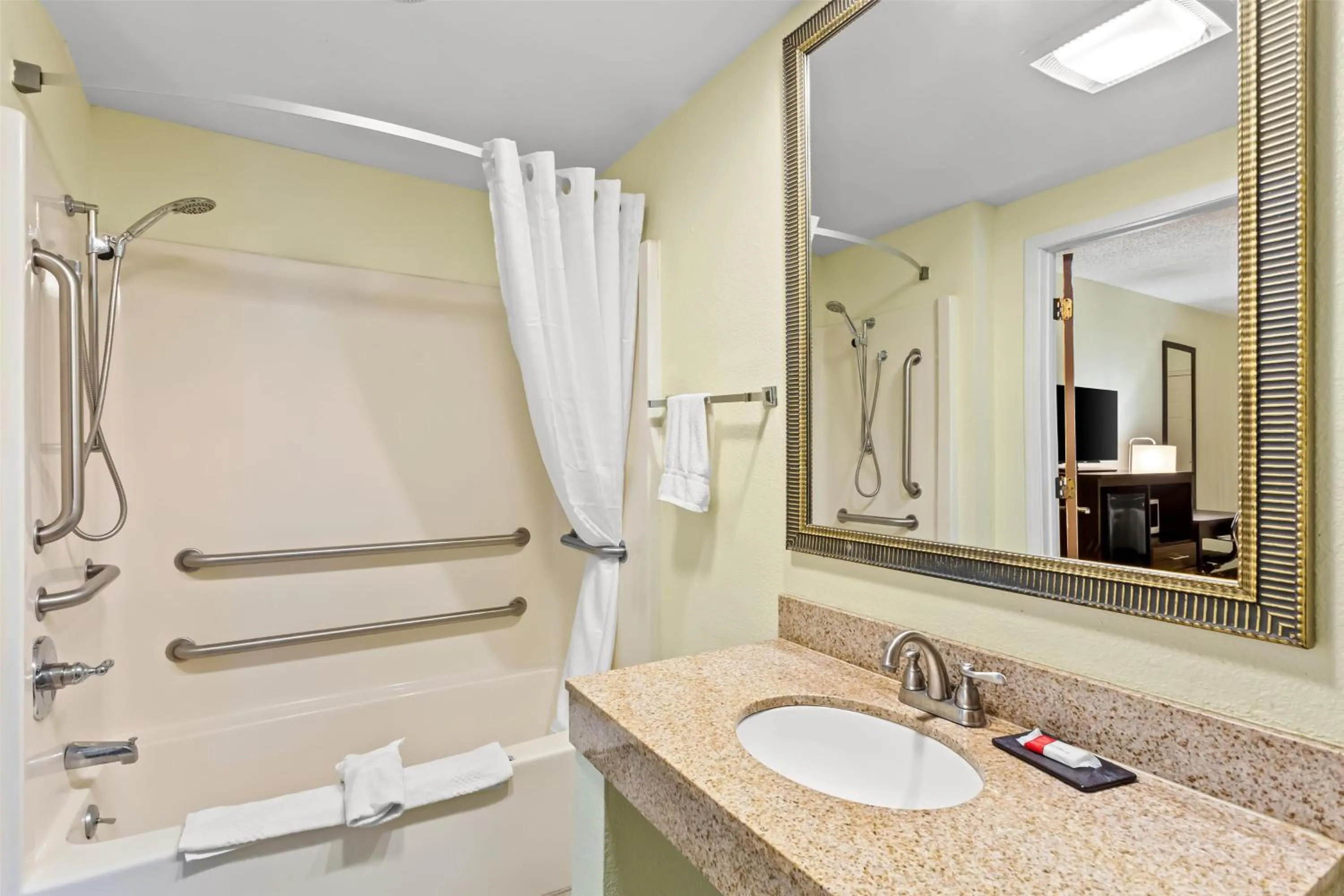 Bathroom in Americas Best Value Inn Grayson