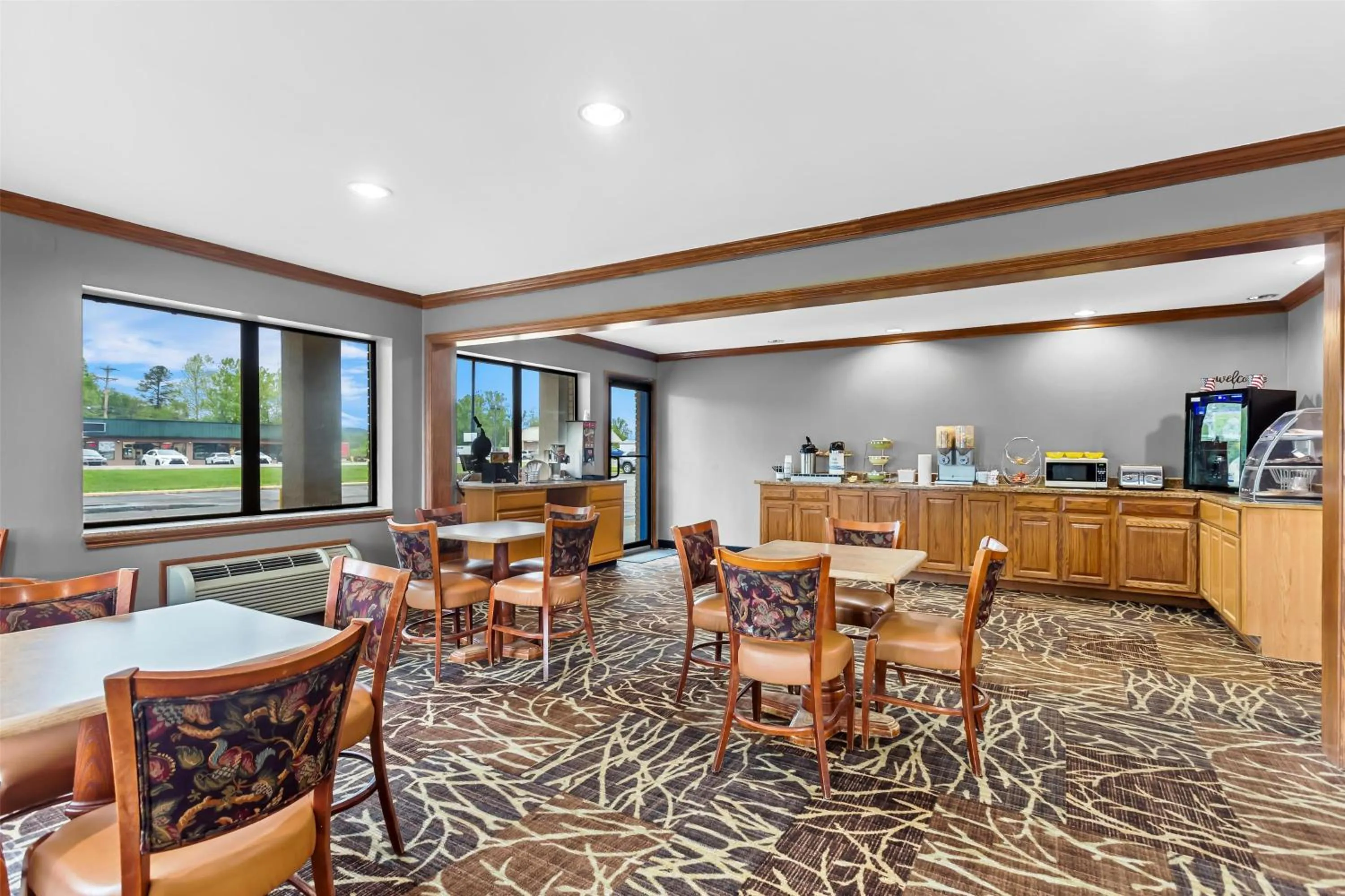 Restaurant/places to eat in Americas Best Value Inn Grayson